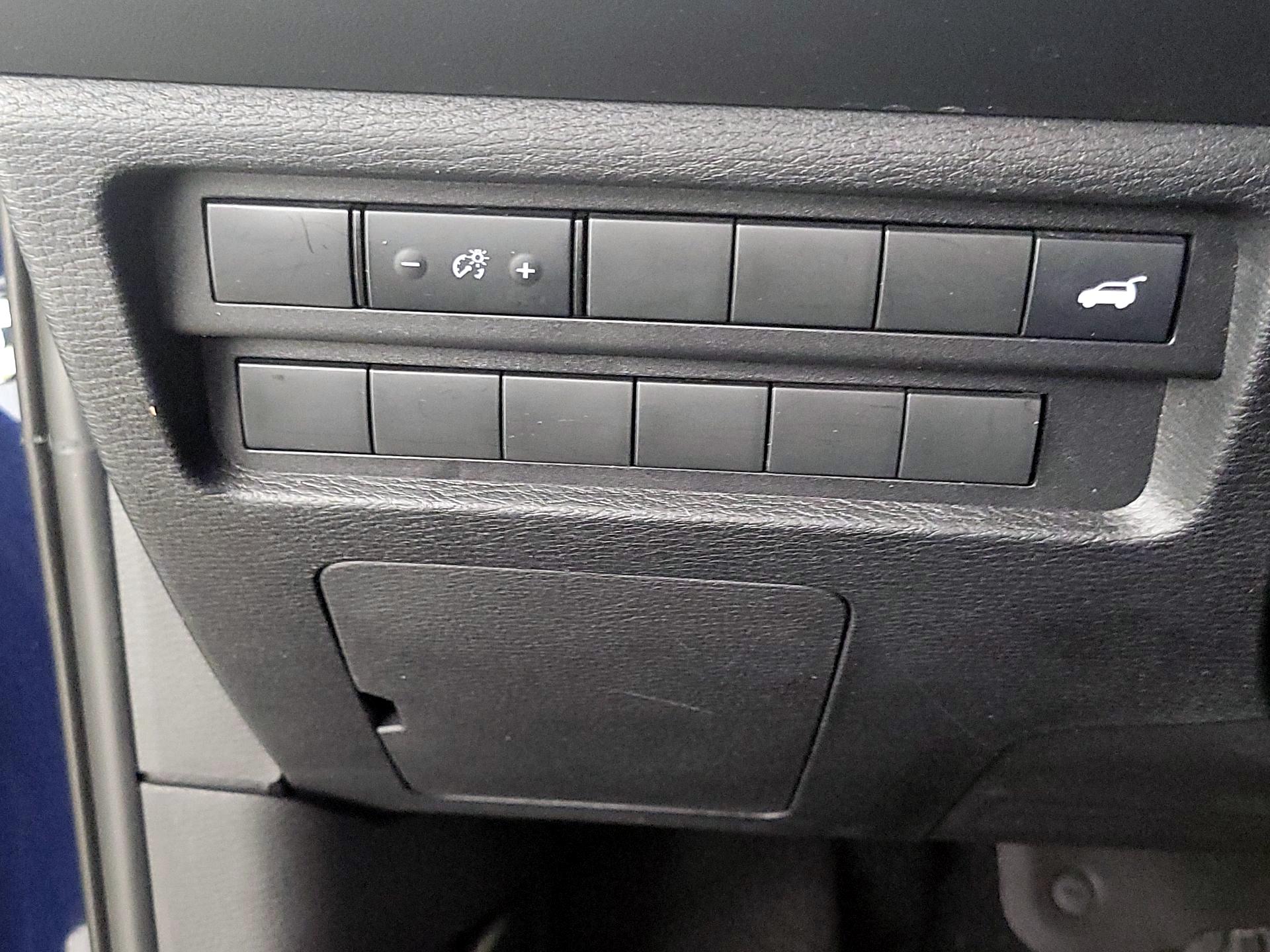 Thumbnail: 2024 Mitsubishi Outlander - 13