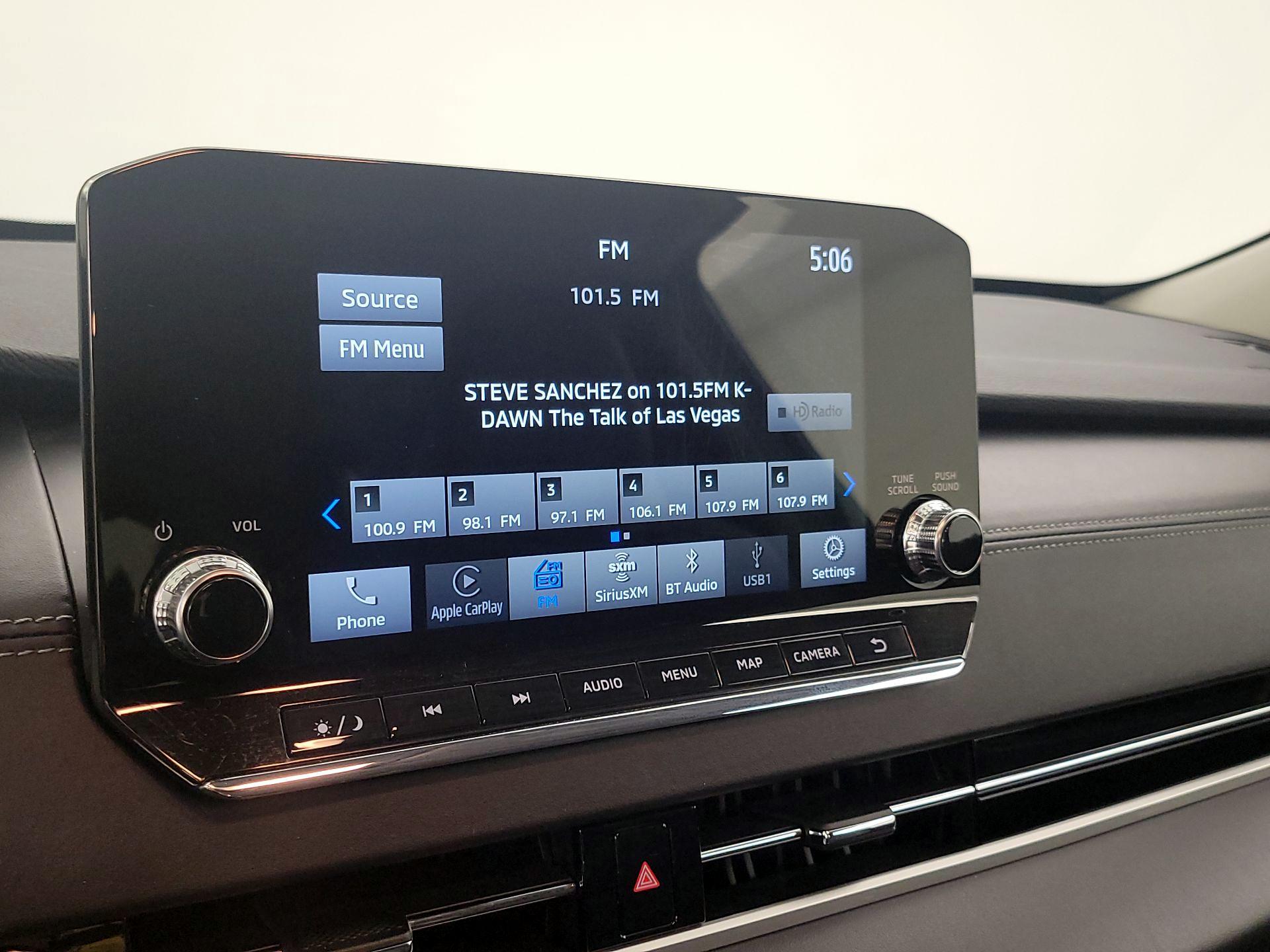 Thumbnail: 2024 Mitsubishi Outlander - 16