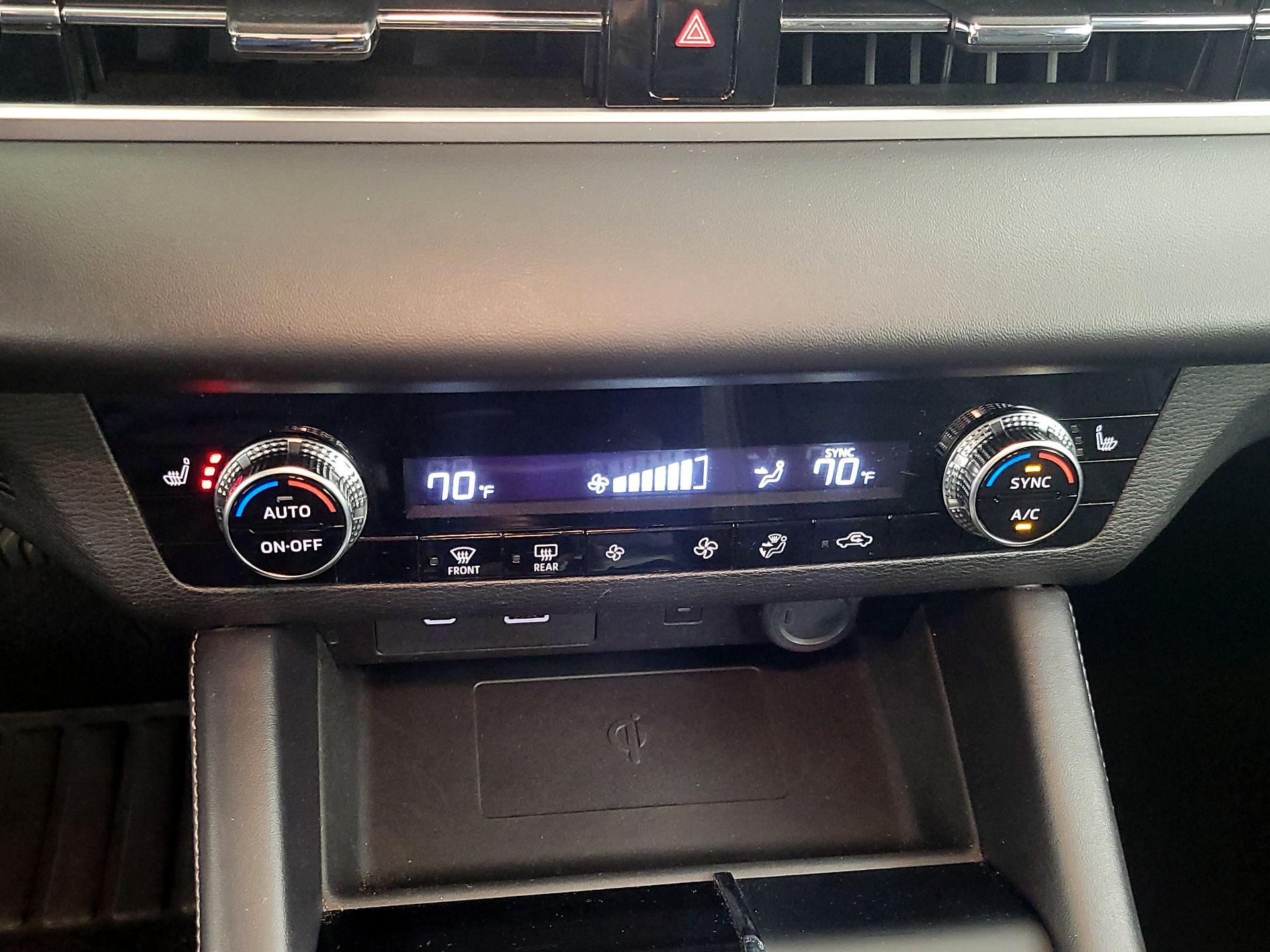 Thumbnail: 2024 Mitsubishi Outlander - 17