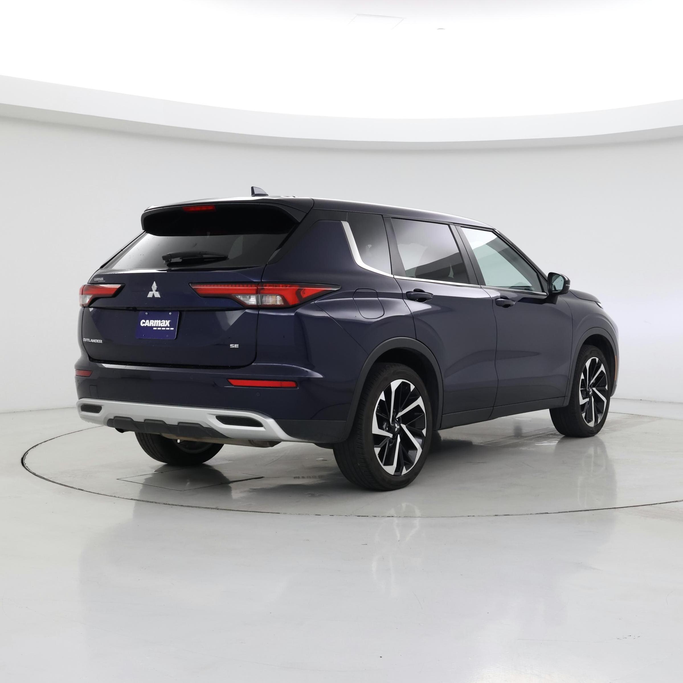 Thumbnail: 2024 Mitsubishi Outlander - 8