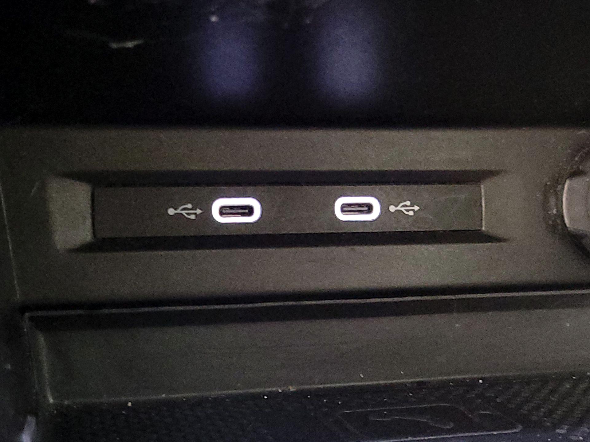 Thumbnail: 2021 Volkswagen Tiguan - 18