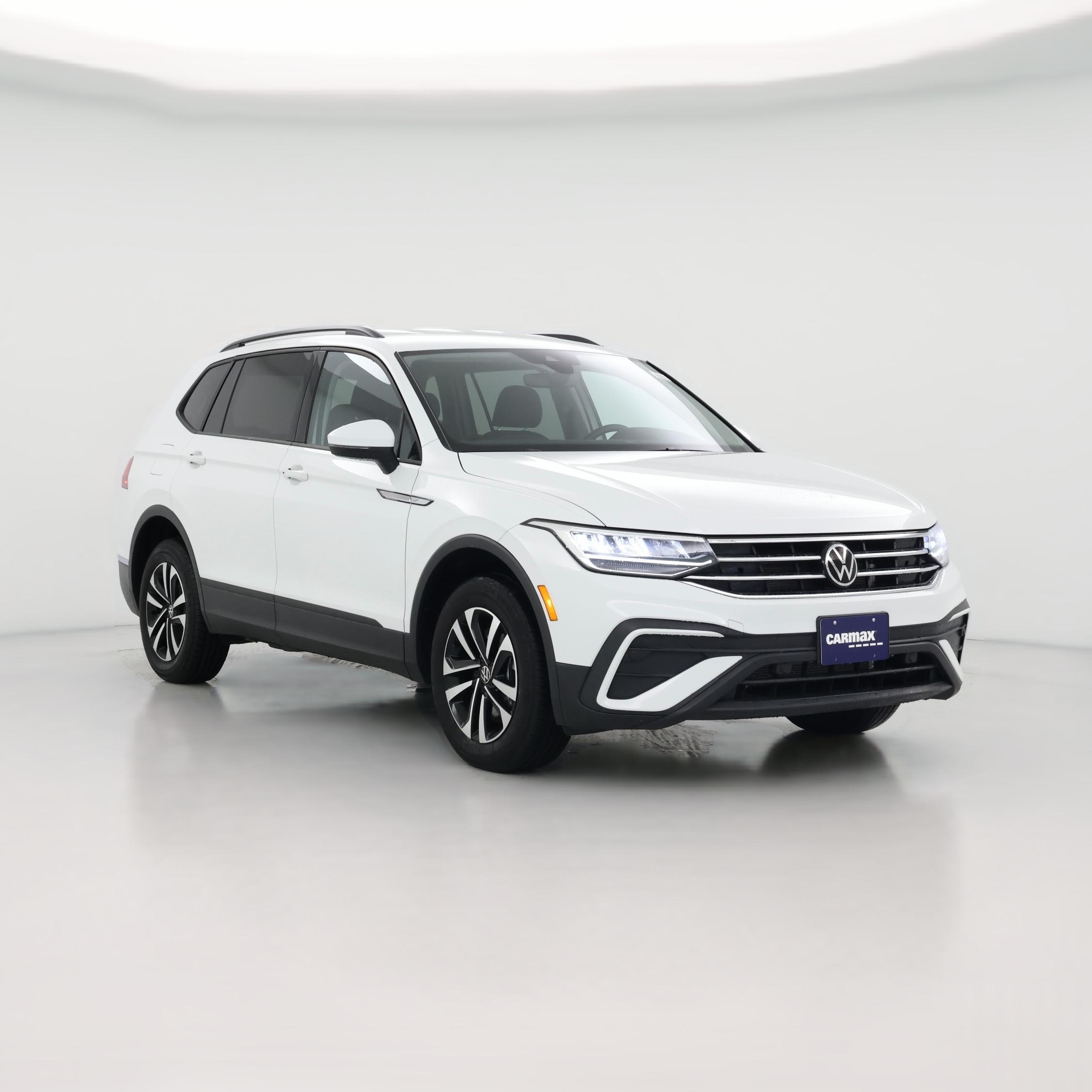 Thumbnail: 2022 Volkswagen Tiguan - 1