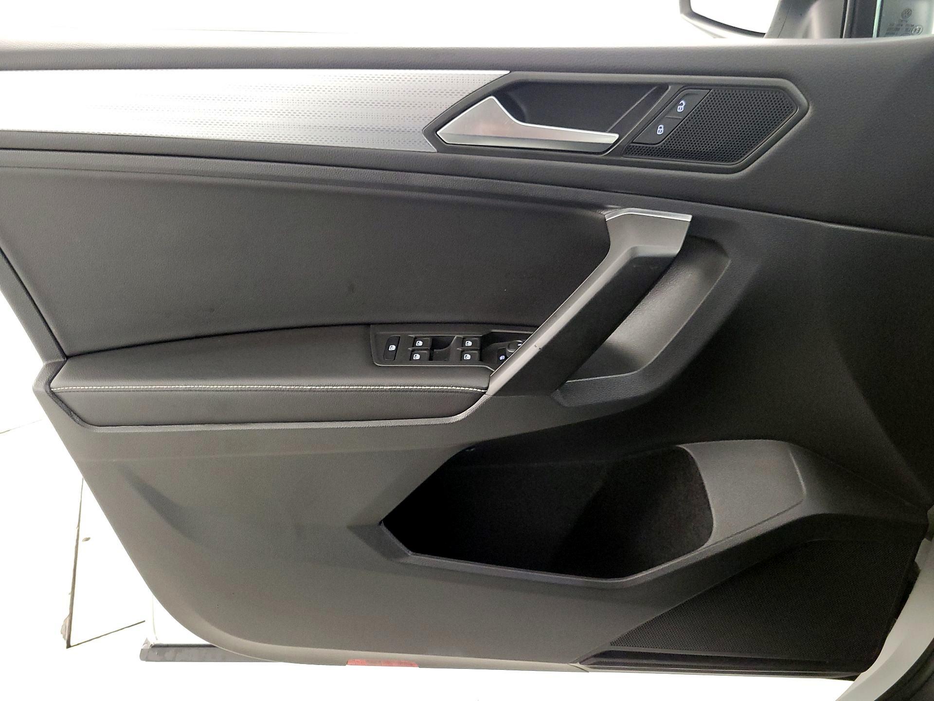 Thumbnail: 2022 Volkswagen Tiguan - 12