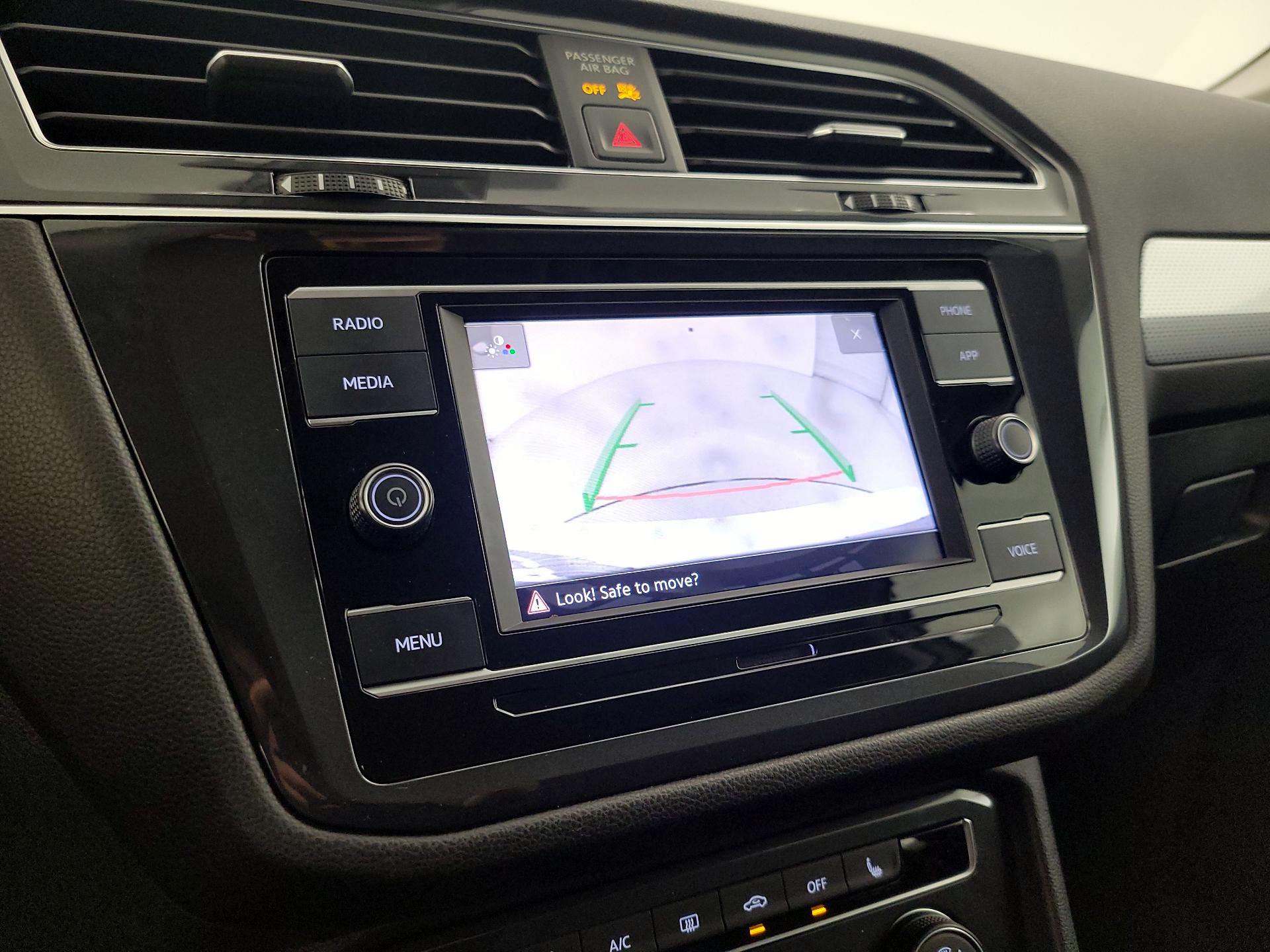 Thumbnail: 2022 Volkswagen Tiguan - 14