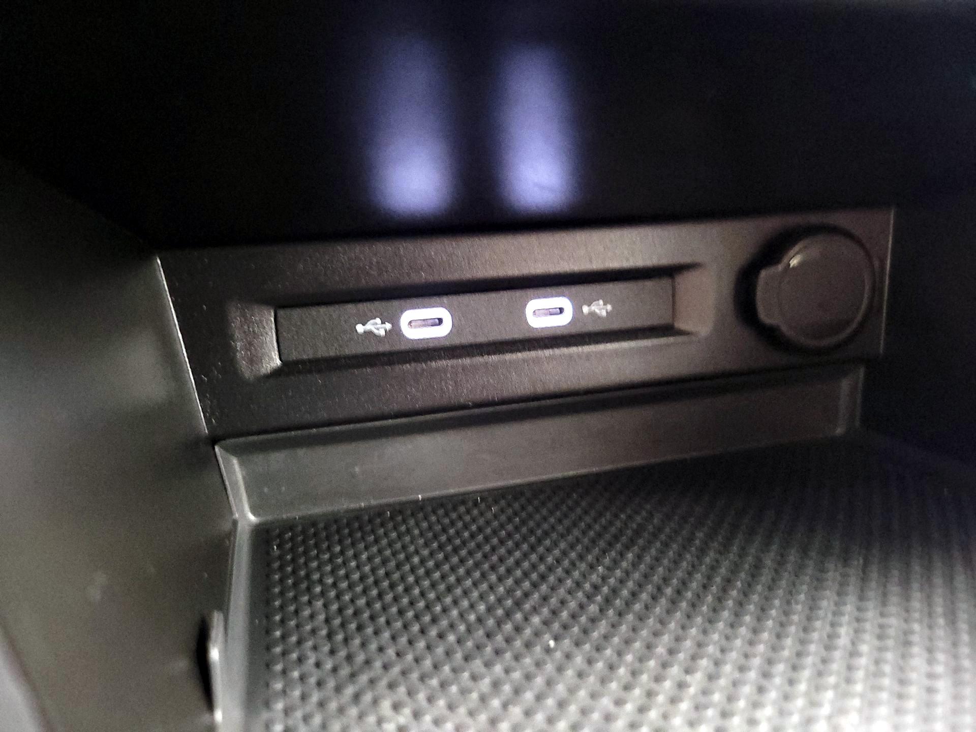 Thumbnail: 2022 Volkswagen Tiguan - 18