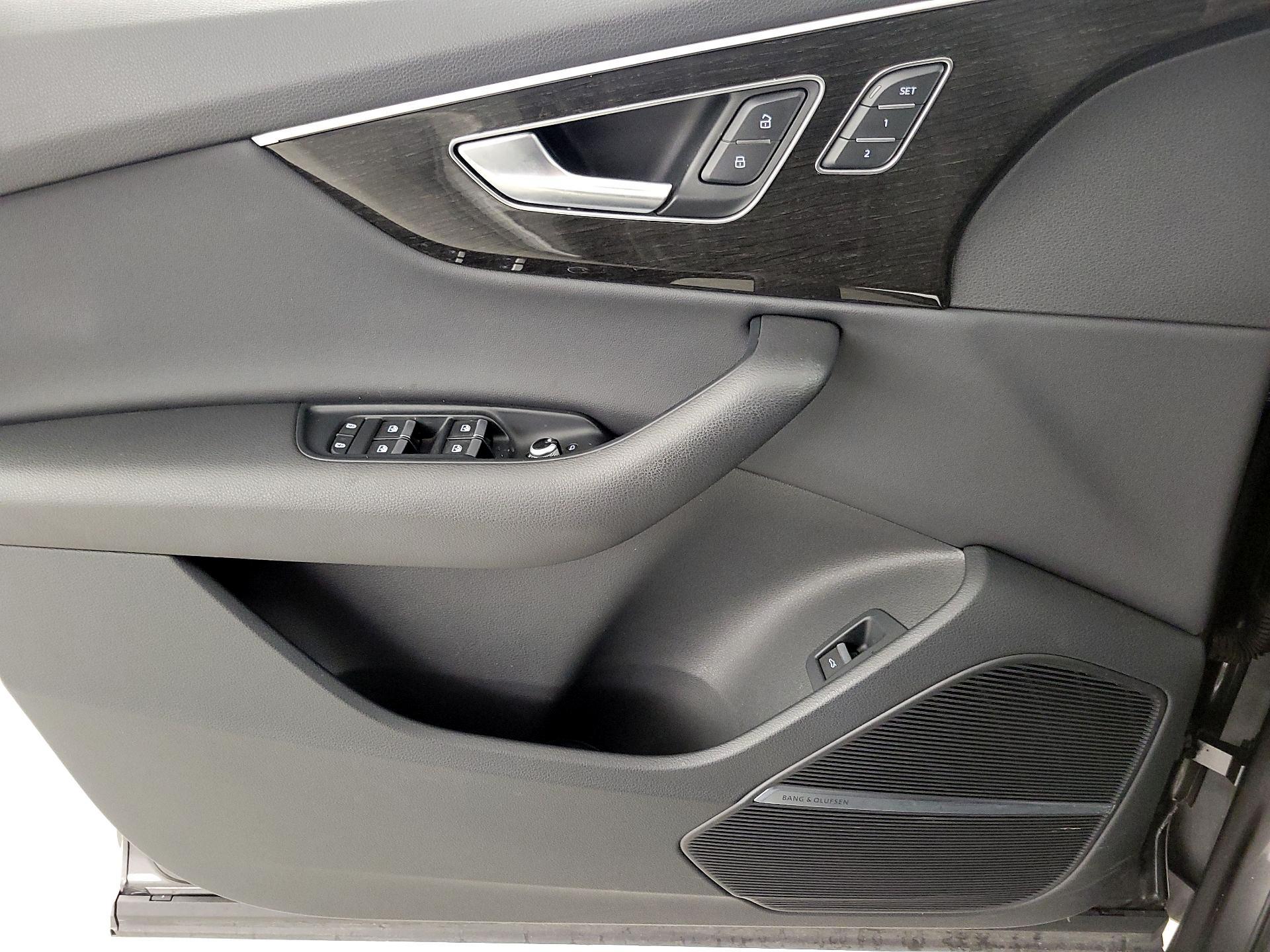 Thumbnail: 2022 Audi Q7 - 12