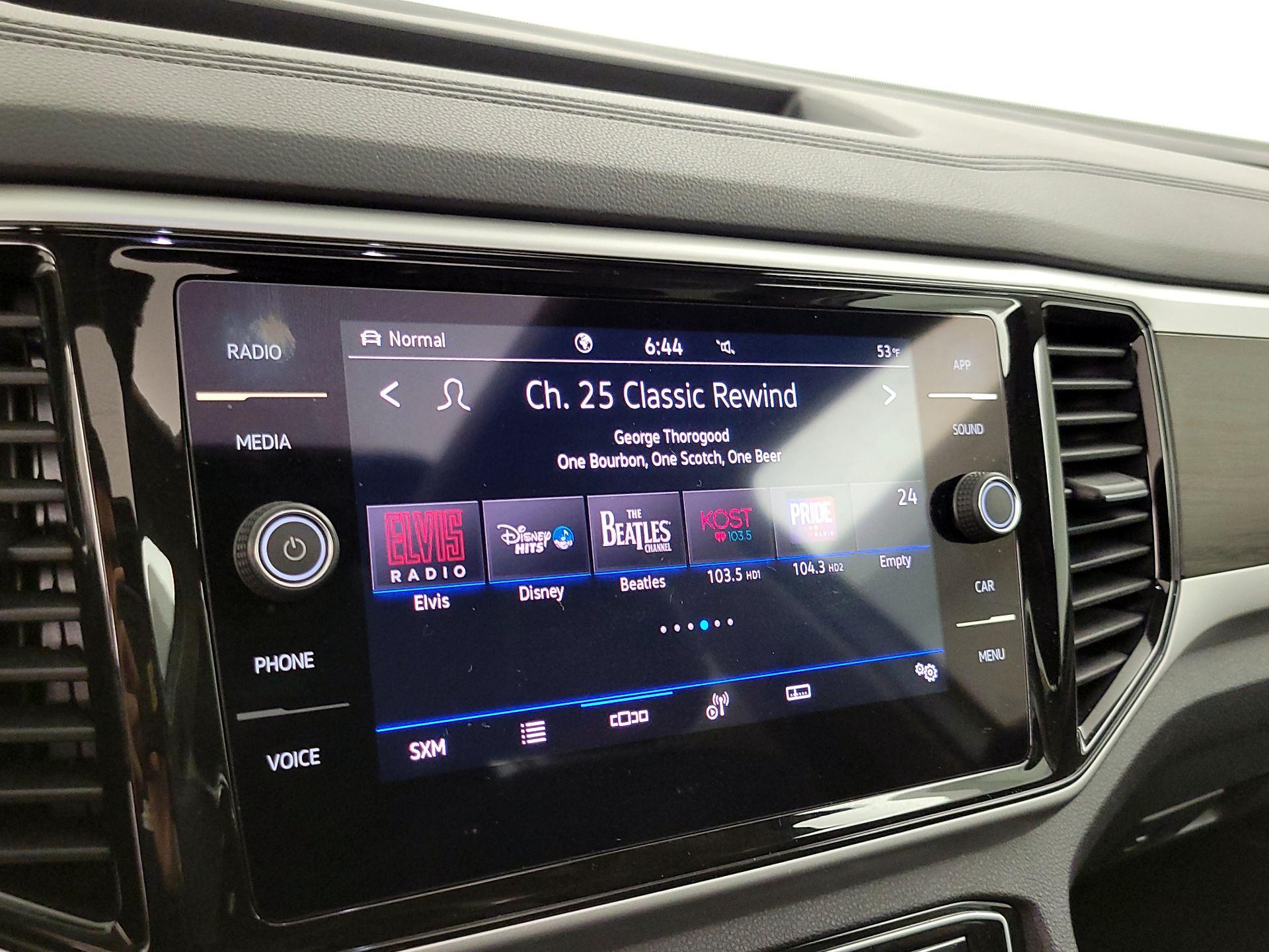 Thumbnail: 2022 Volkswagen Atlas - 15