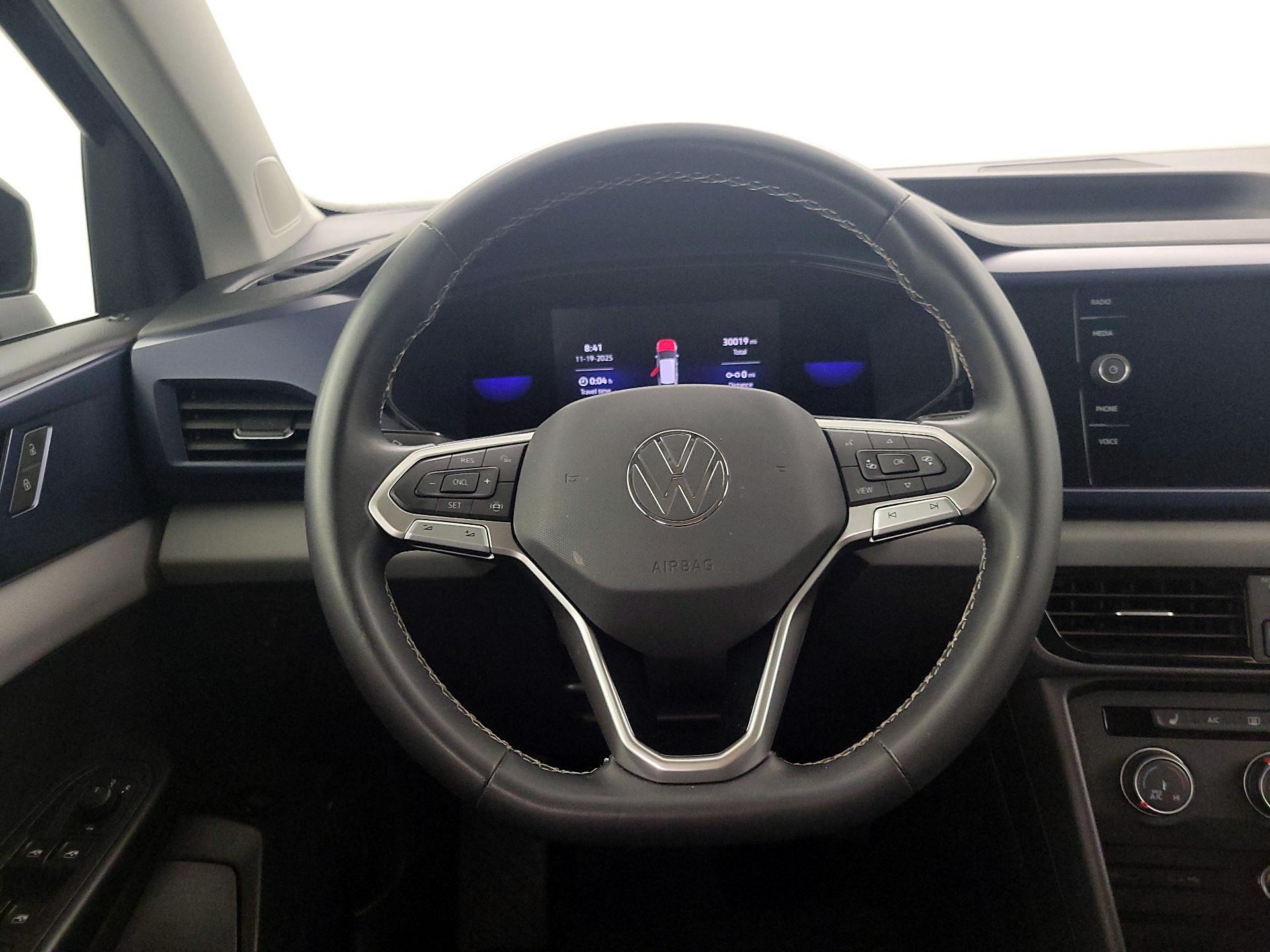 Thumbnail: 2022 Volkswagen Taos - 10