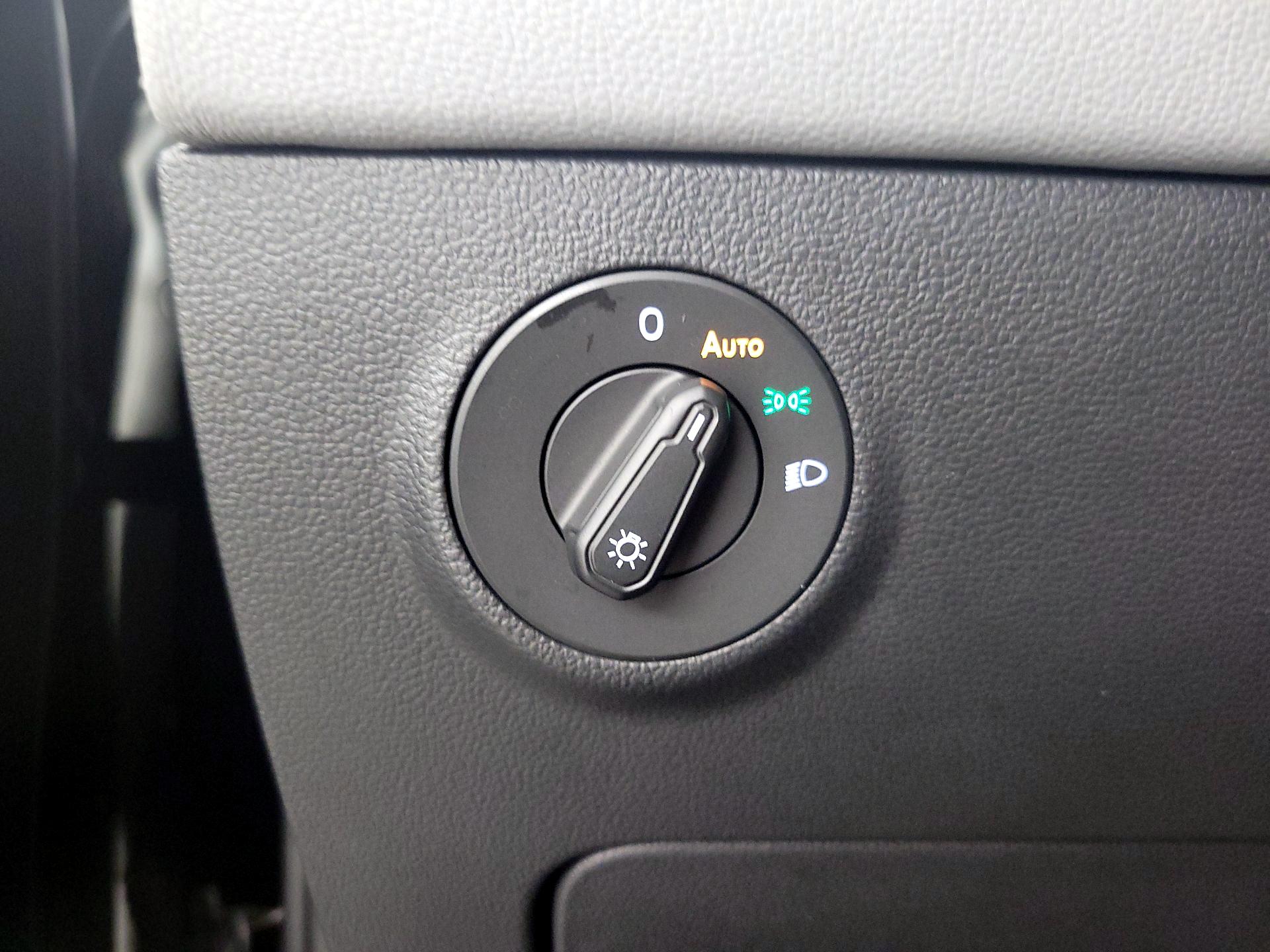 Thumbnail: 2022 Volkswagen Taos - 13