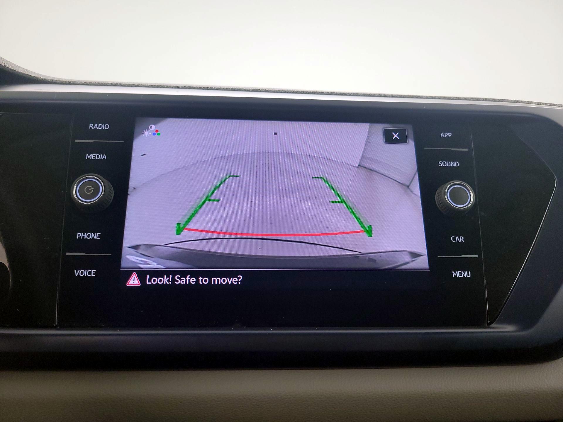 Thumbnail: 2022 Volkswagen Taos - 14