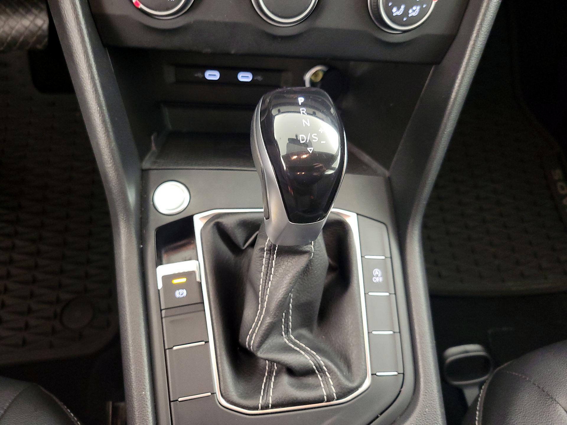 Thumbnail: 2022 Volkswagen Taos - 17