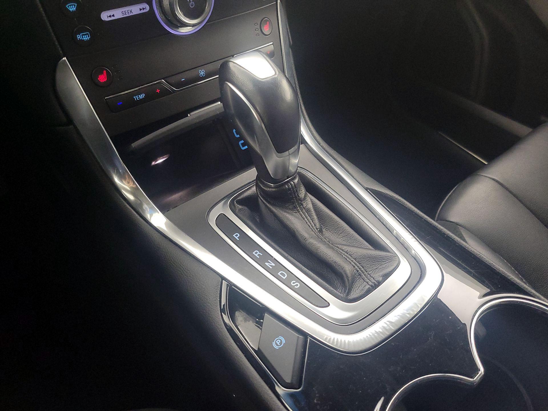 Thumbnail: 2018 Ford Edge - 17