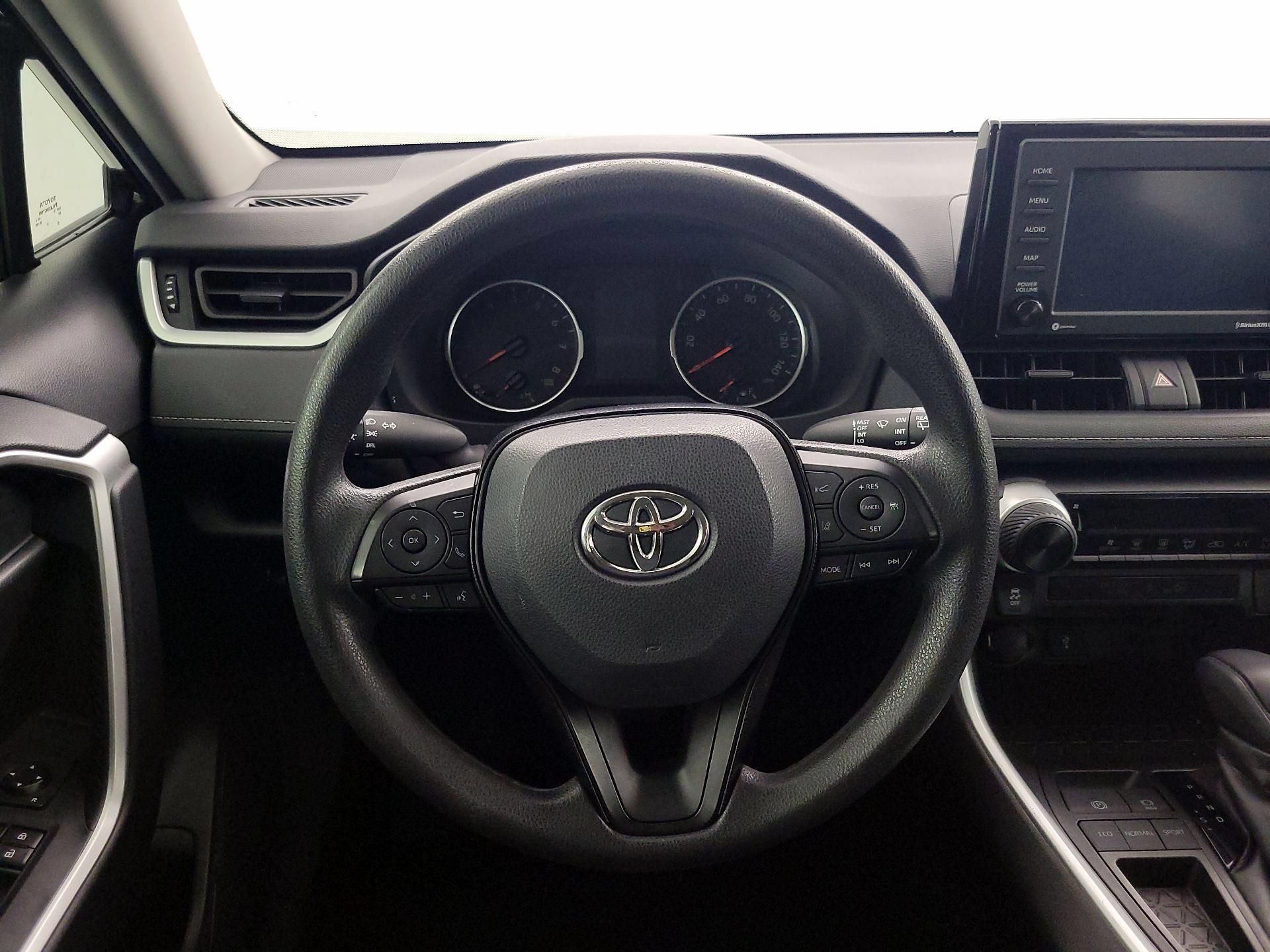 Thumbnail: 2020 Toyota RAV4 - 10