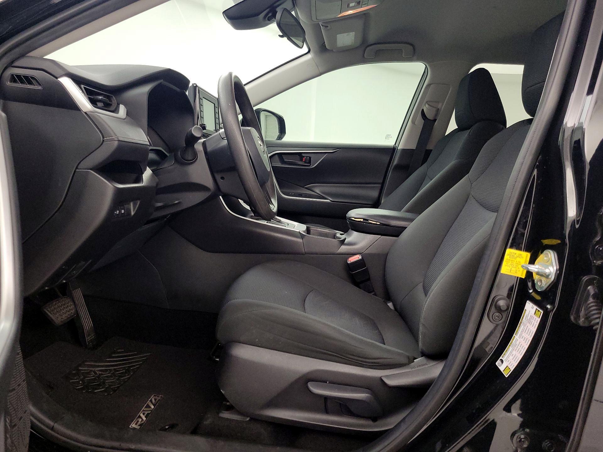 Thumbnail: 2020 Toyota RAV4 - 11