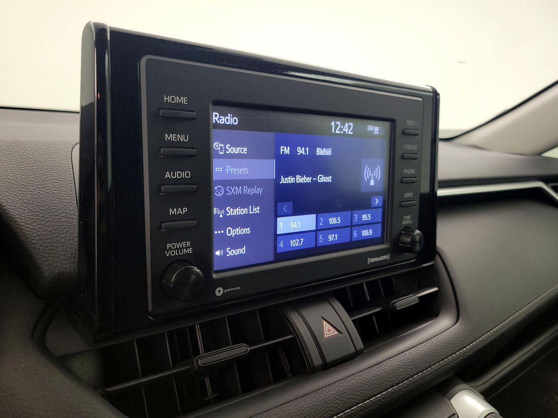 Thumbnail: 2020 Toyota RAV4 - 15