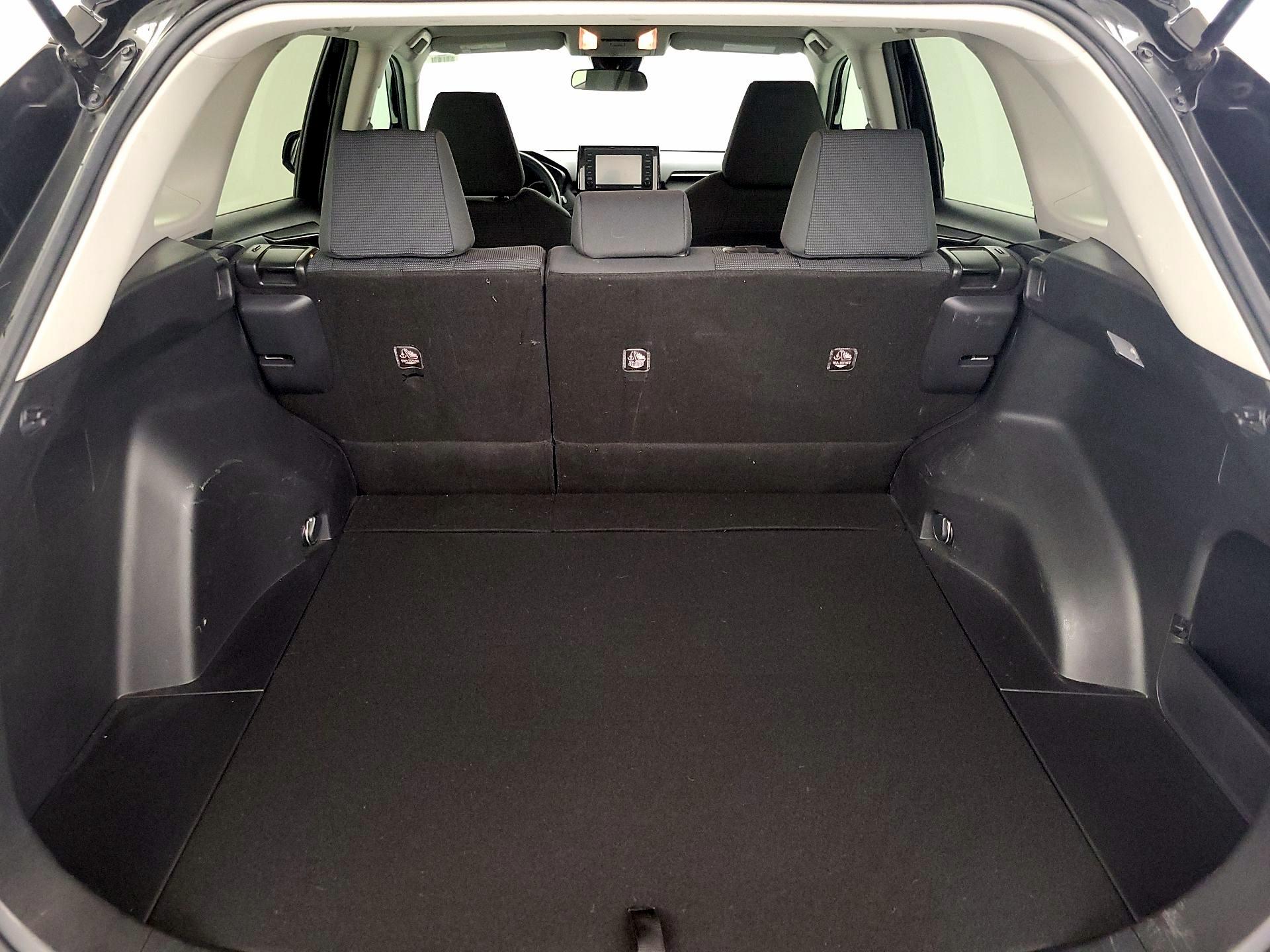 Thumbnail: 2020 Toyota RAV4 - 20