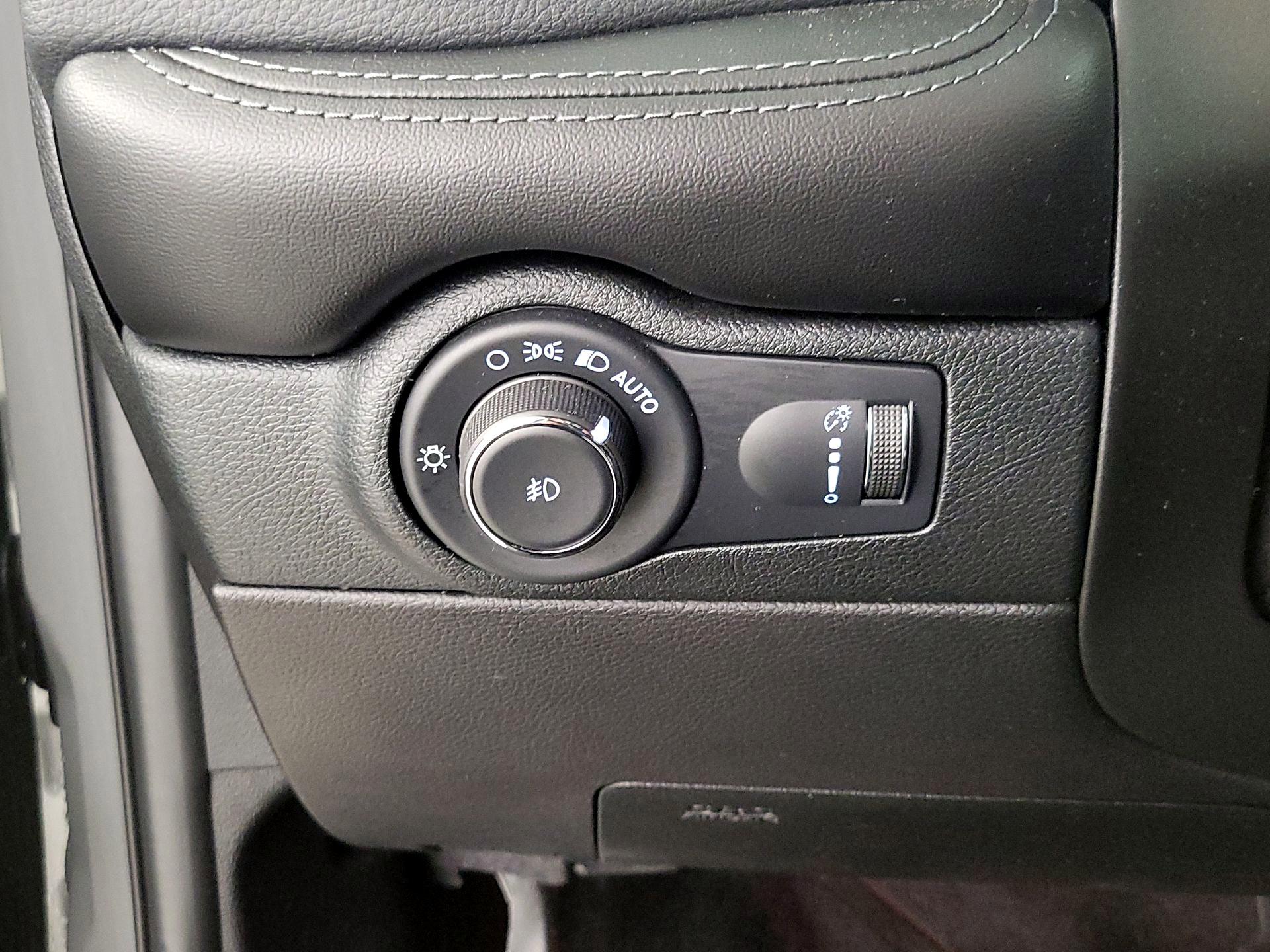 Thumbnail: 2022 Dodge Durango - 13