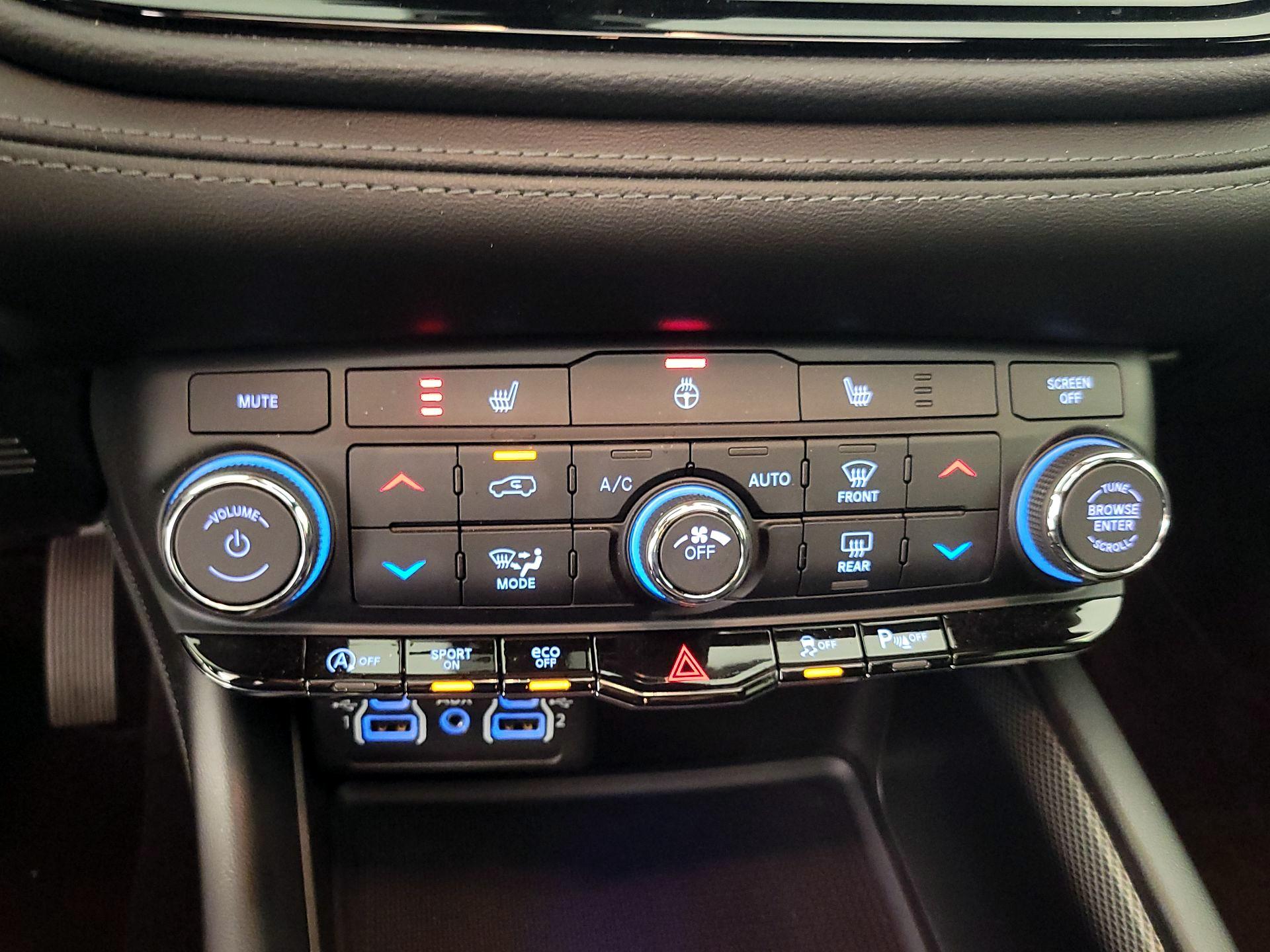 Thumbnail: 2022 Dodge Durango - 16