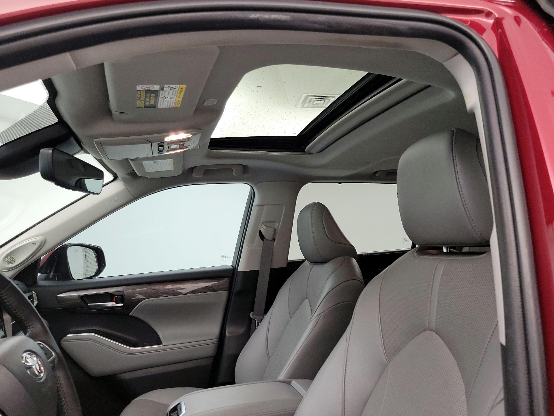 Thumbnail: 2023 Toyota Highlander - 19