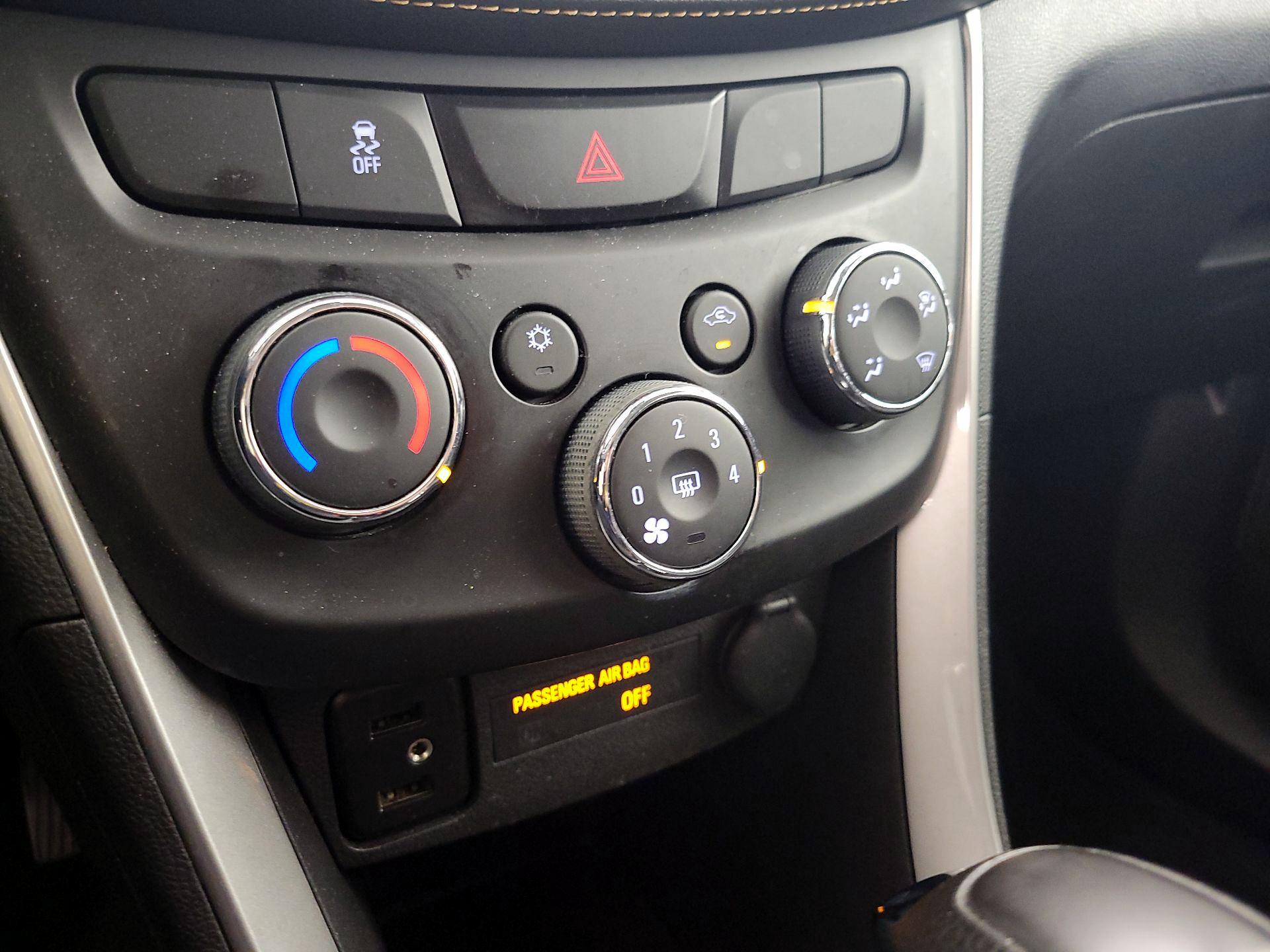 Thumbnail: 2018 Chevrolet Trax - 16