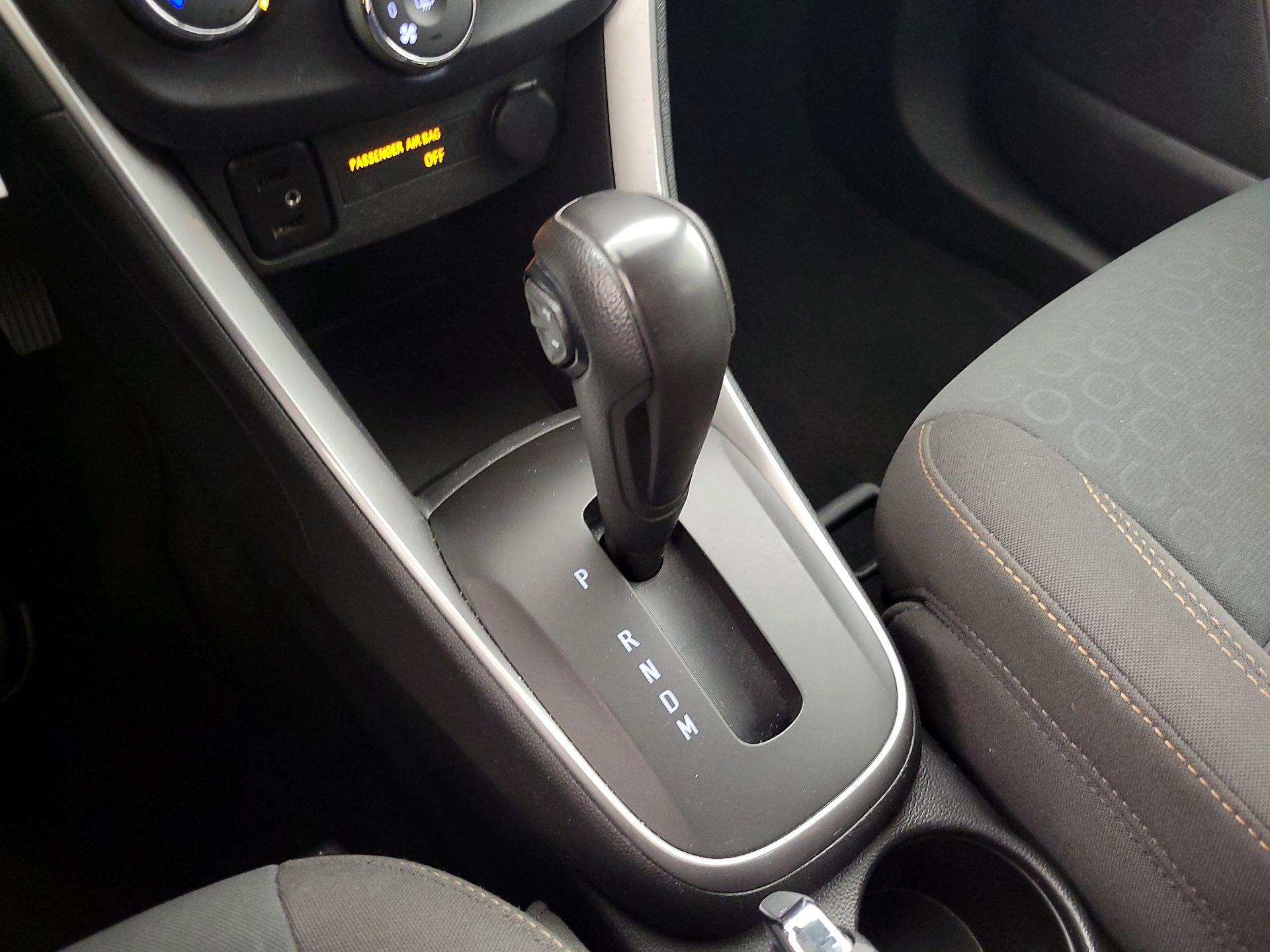 Thumbnail: 2018 Chevrolet Trax - 17