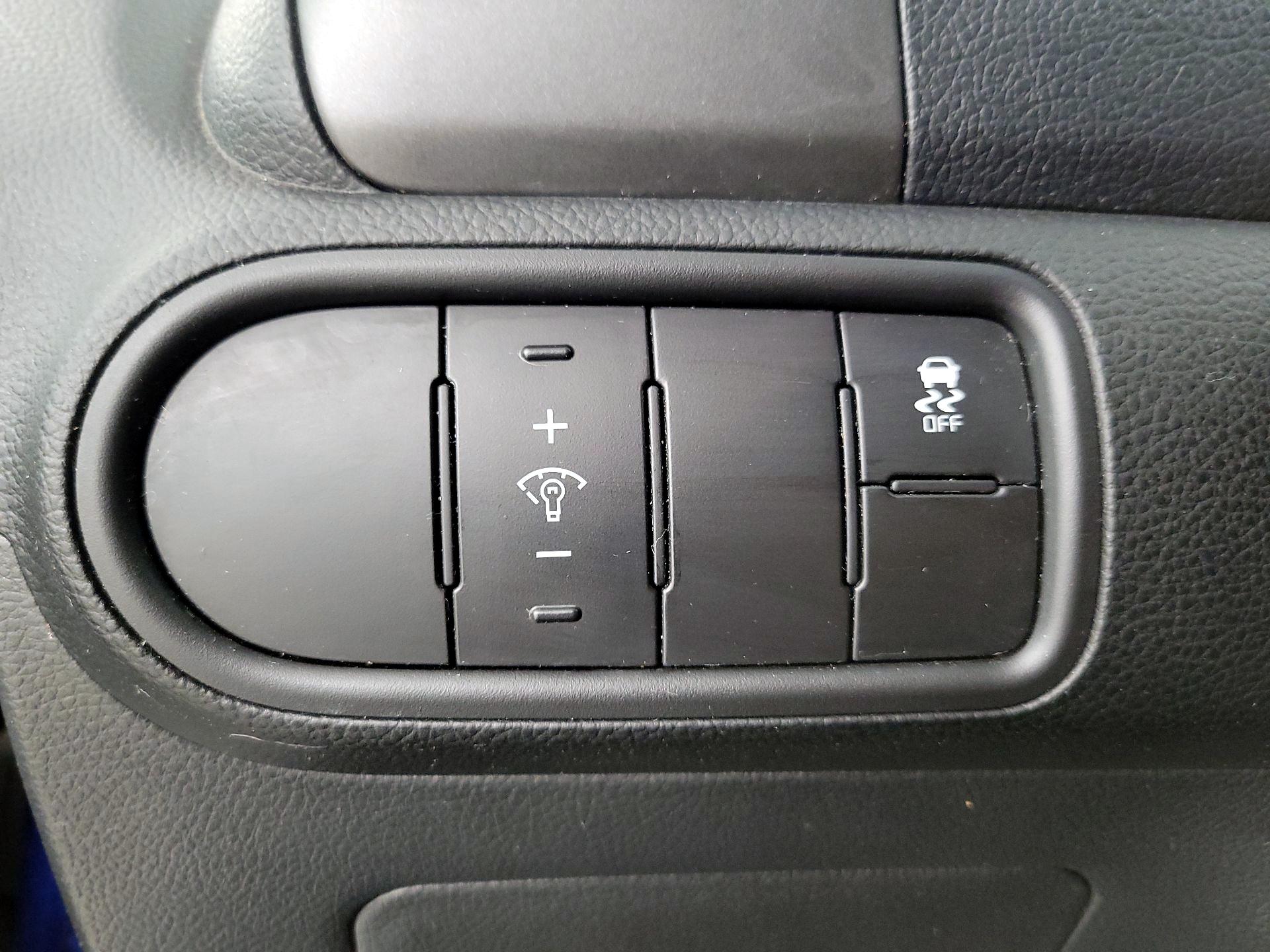 Thumbnail: 2018 Kia Forte - 13