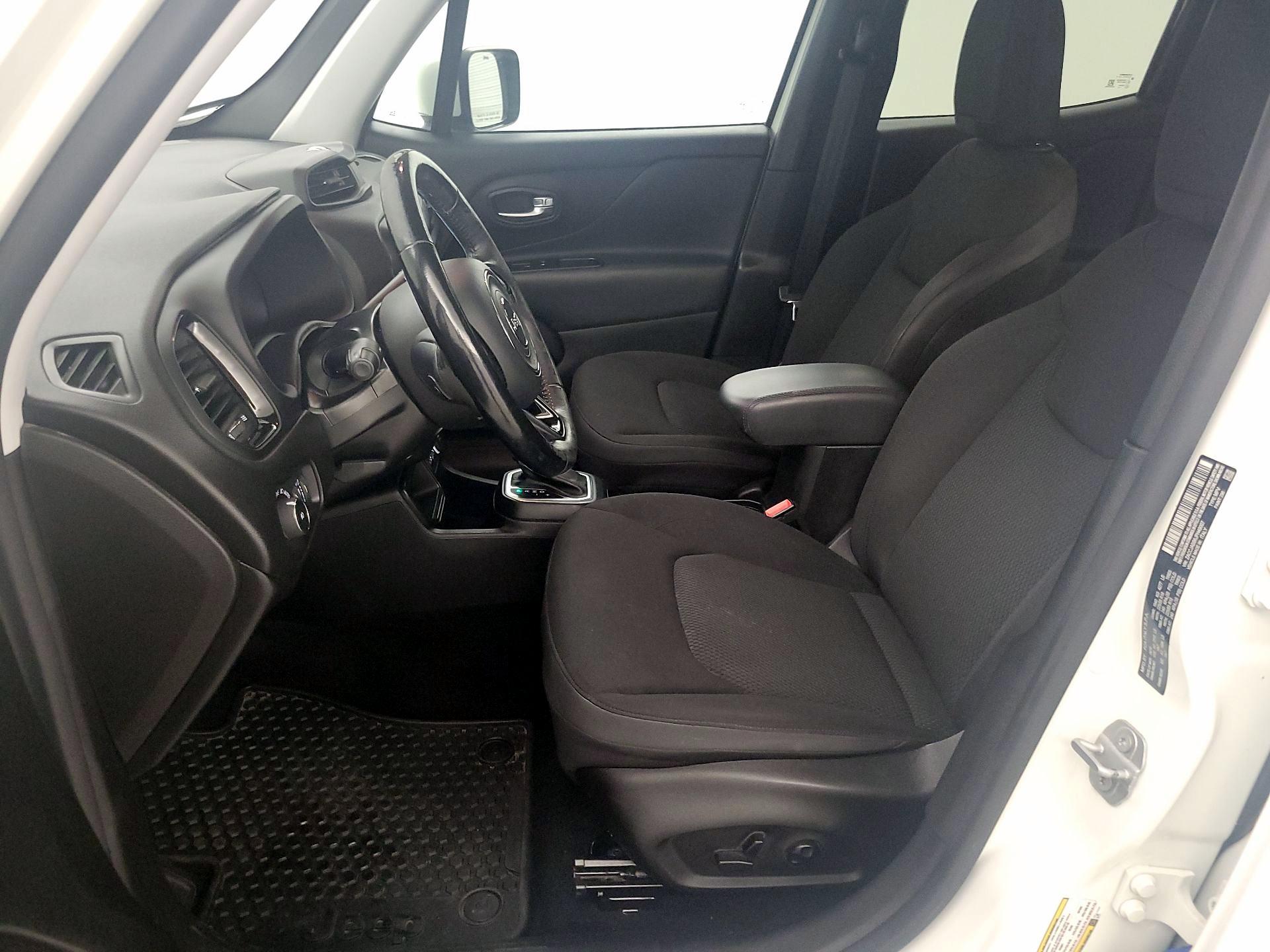 Thumbnail: 2018 Jeep Renegade - 11