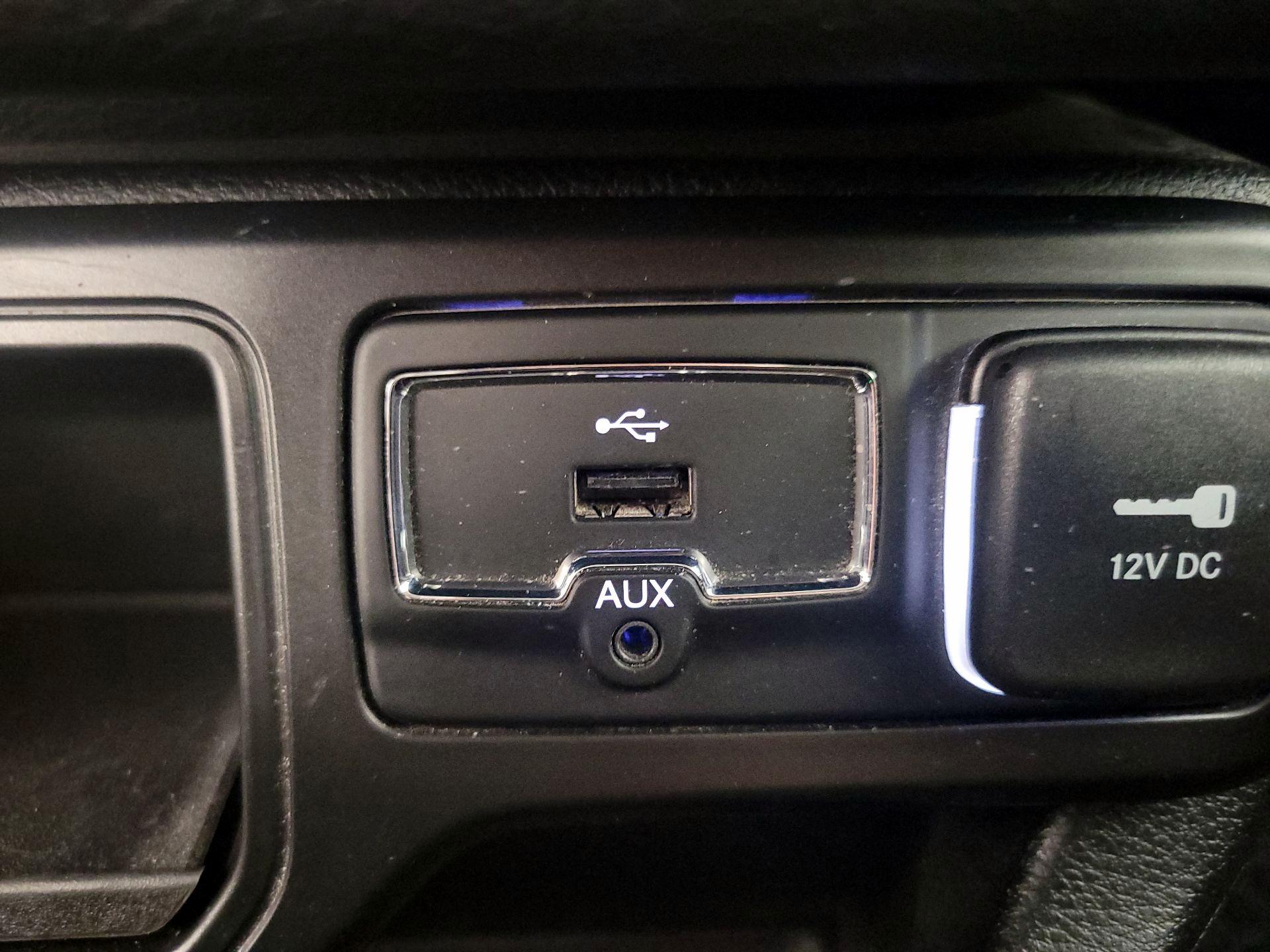 Thumbnail: 2018 Jeep Renegade - 19