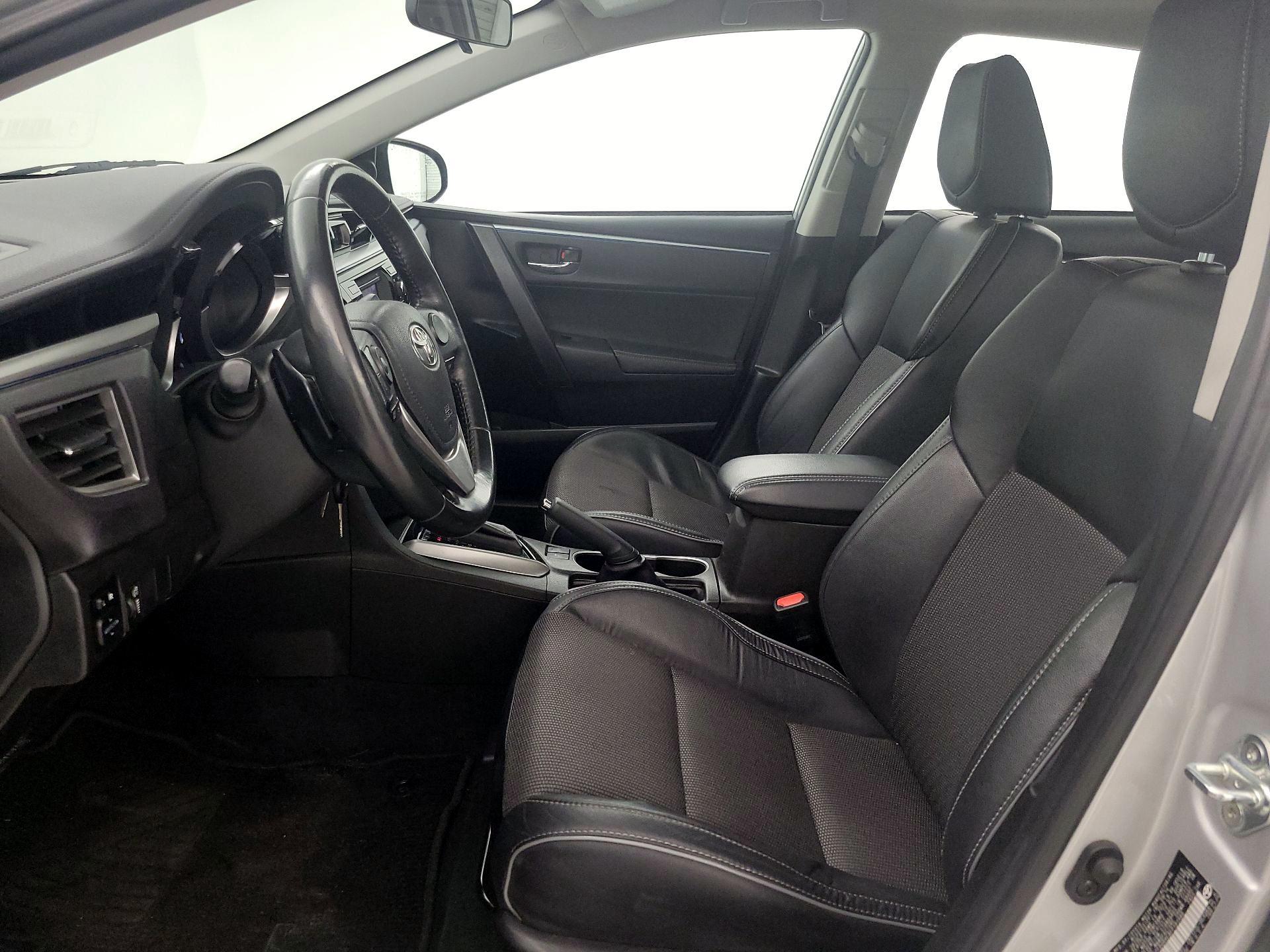 Thumbnail: 2015 Toyota Corolla - 11