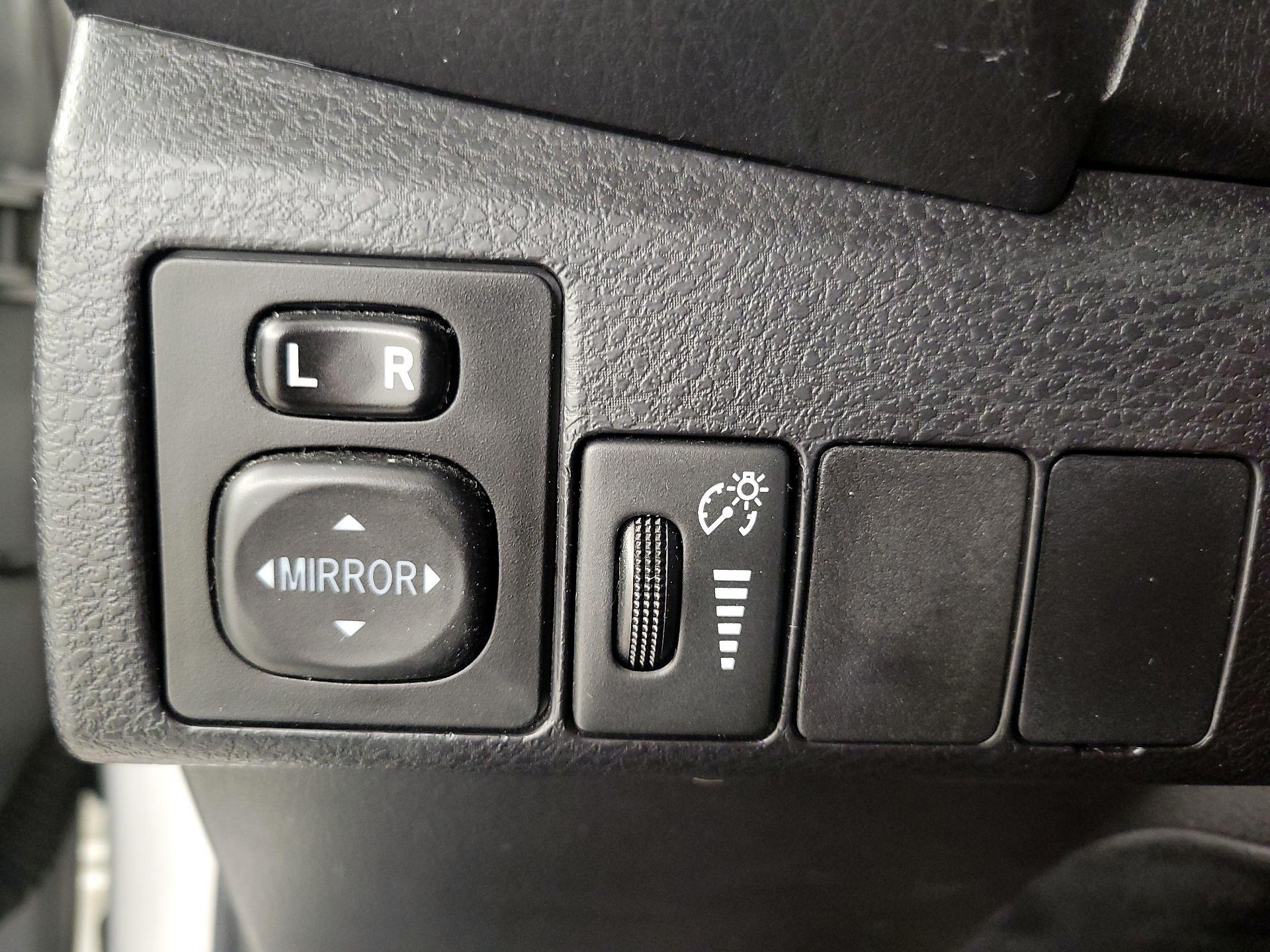 Thumbnail: 2015 Toyota Corolla - 13