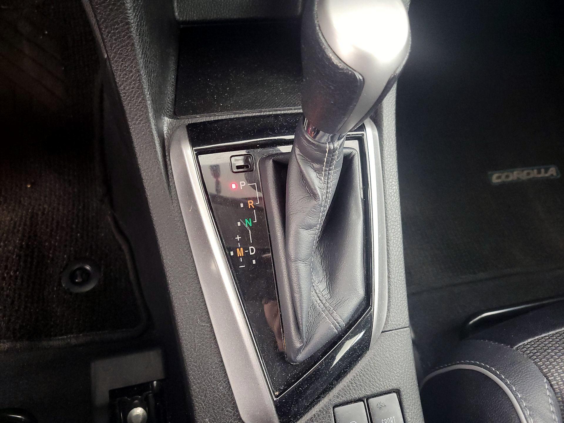 Thumbnail: 2015 Toyota Corolla - 17