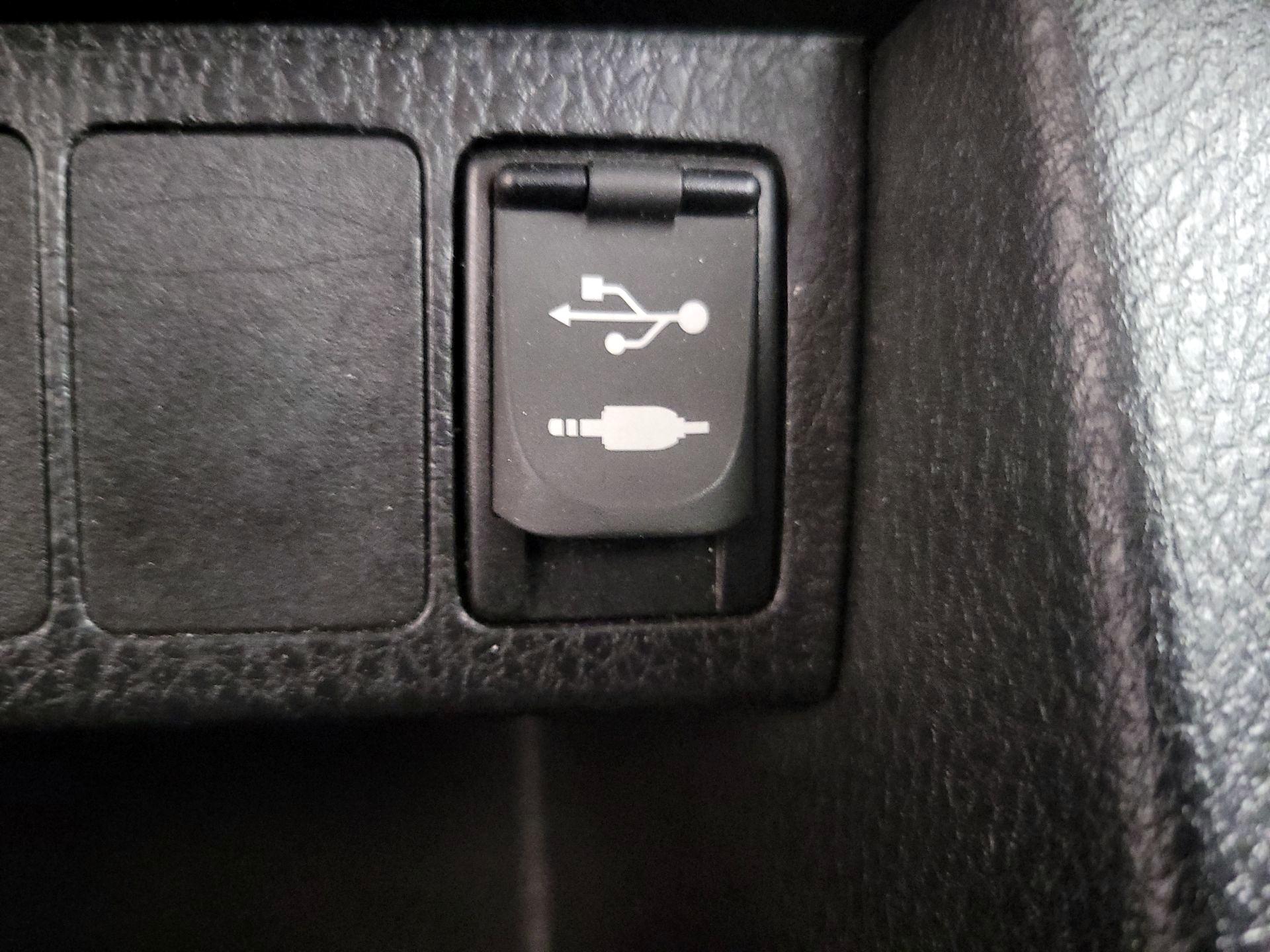 Thumbnail: 2015 Toyota Corolla - 18