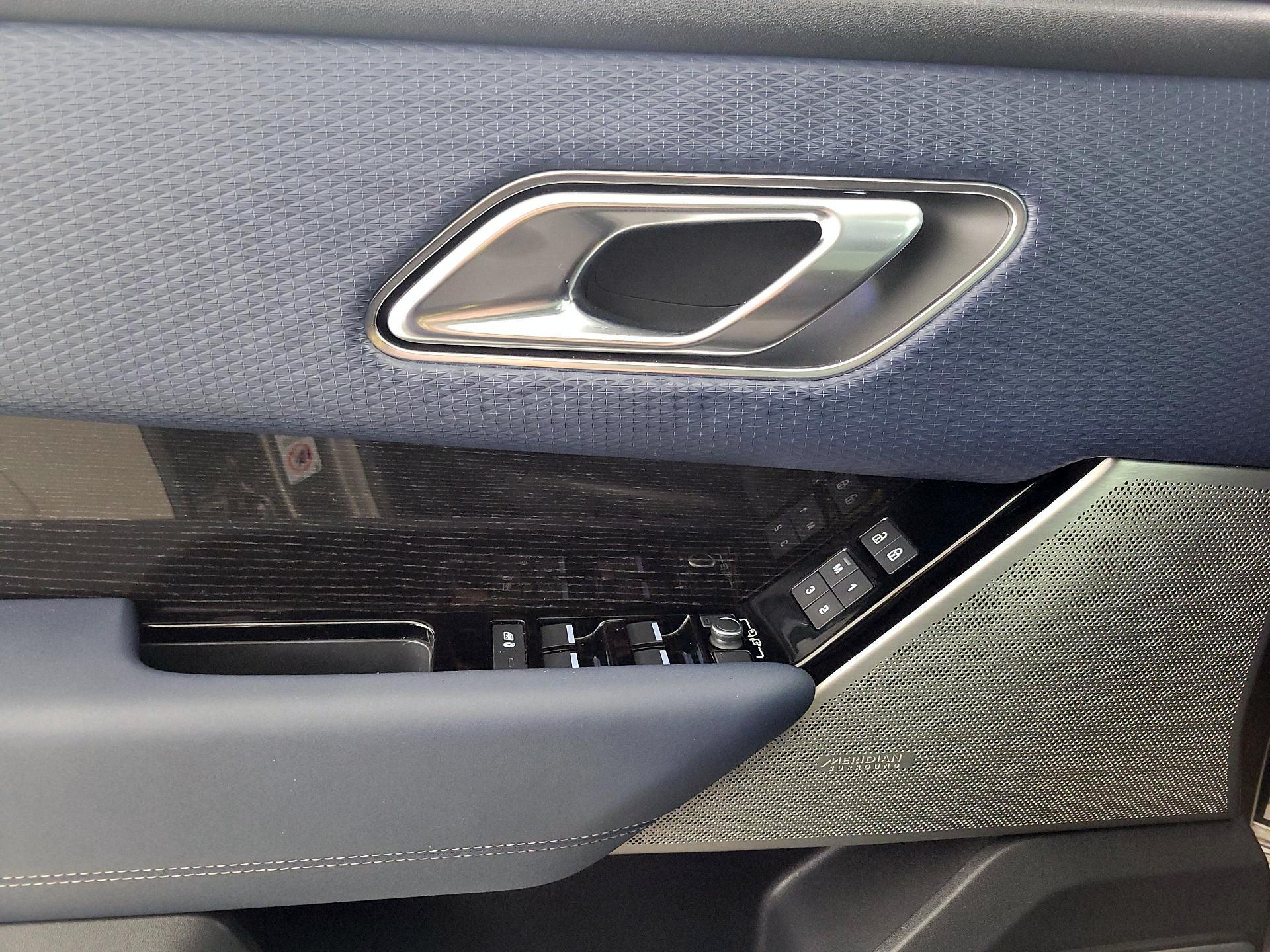 Thumbnail: 2022 Land Rover Range Rover Velar - 12