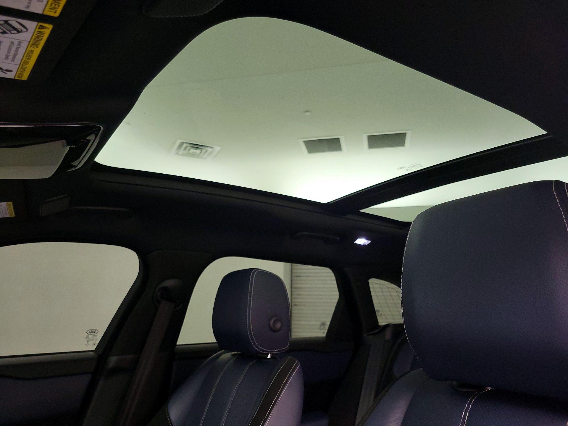 Thumbnail: 2022 Land Rover Range Rover Velar - 19