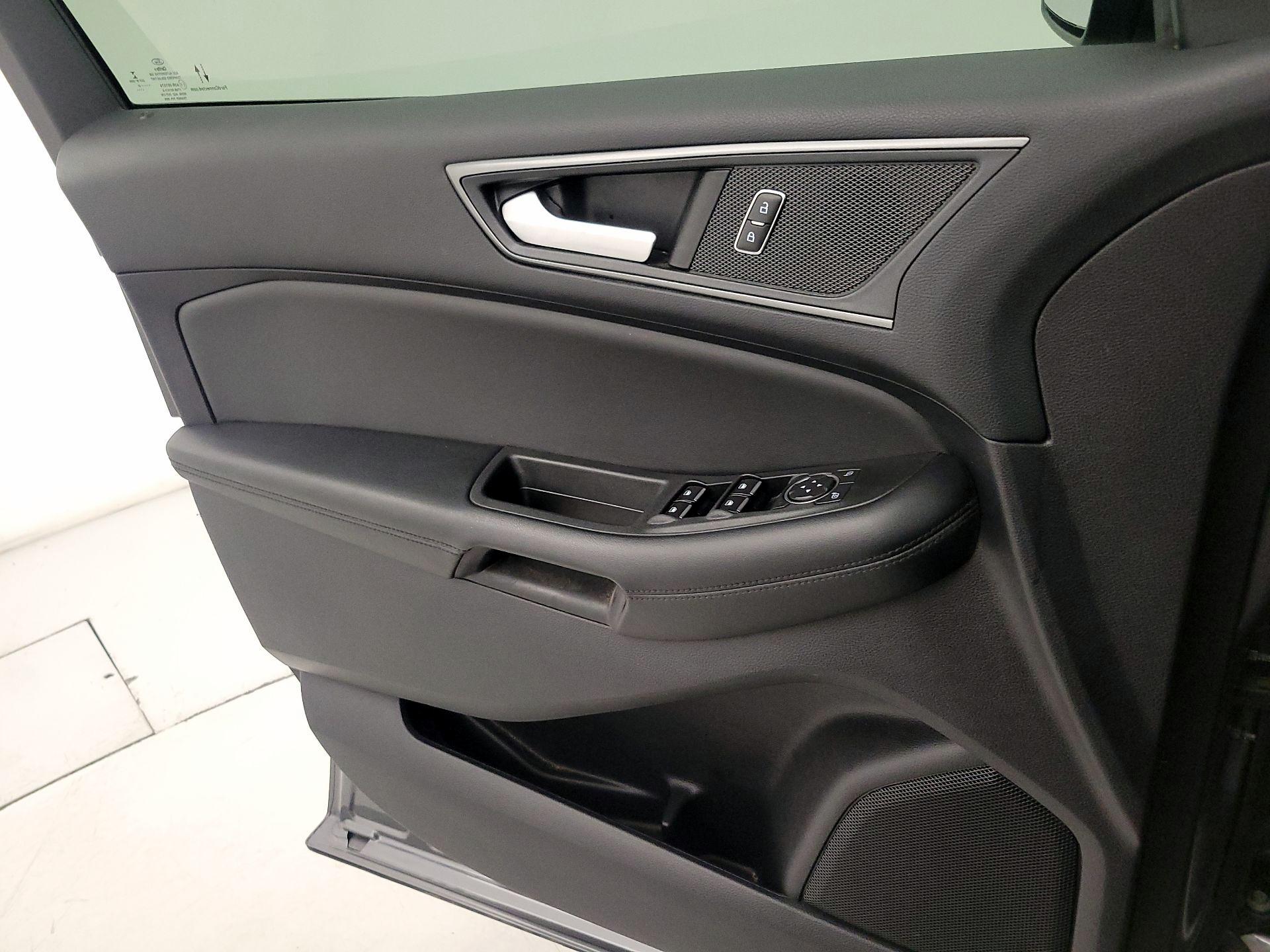 Thumbnail: 2022 Ford Edge - 12