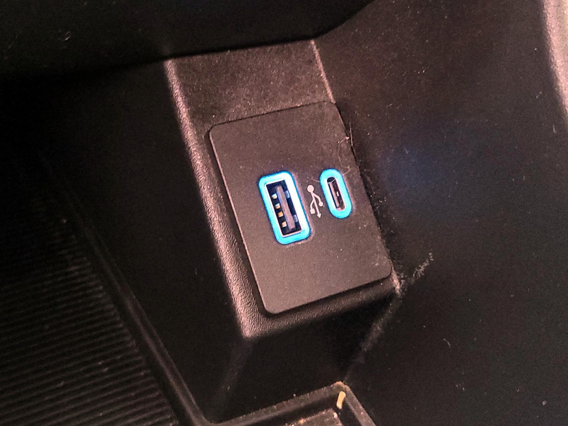 Thumbnail: 2022 Ford Edge - 18