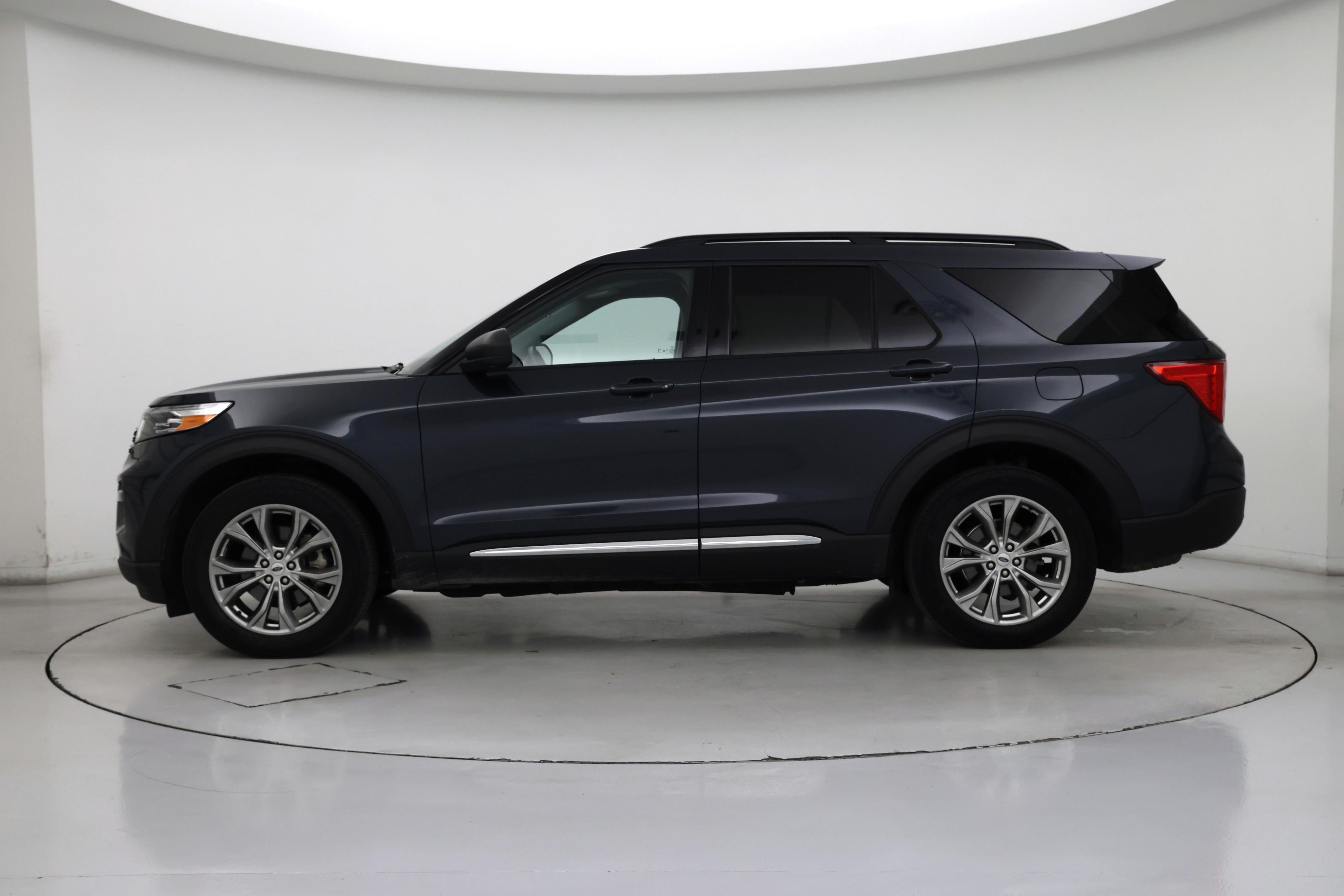 Thumbnail: 2022 Ford Explorer - 3