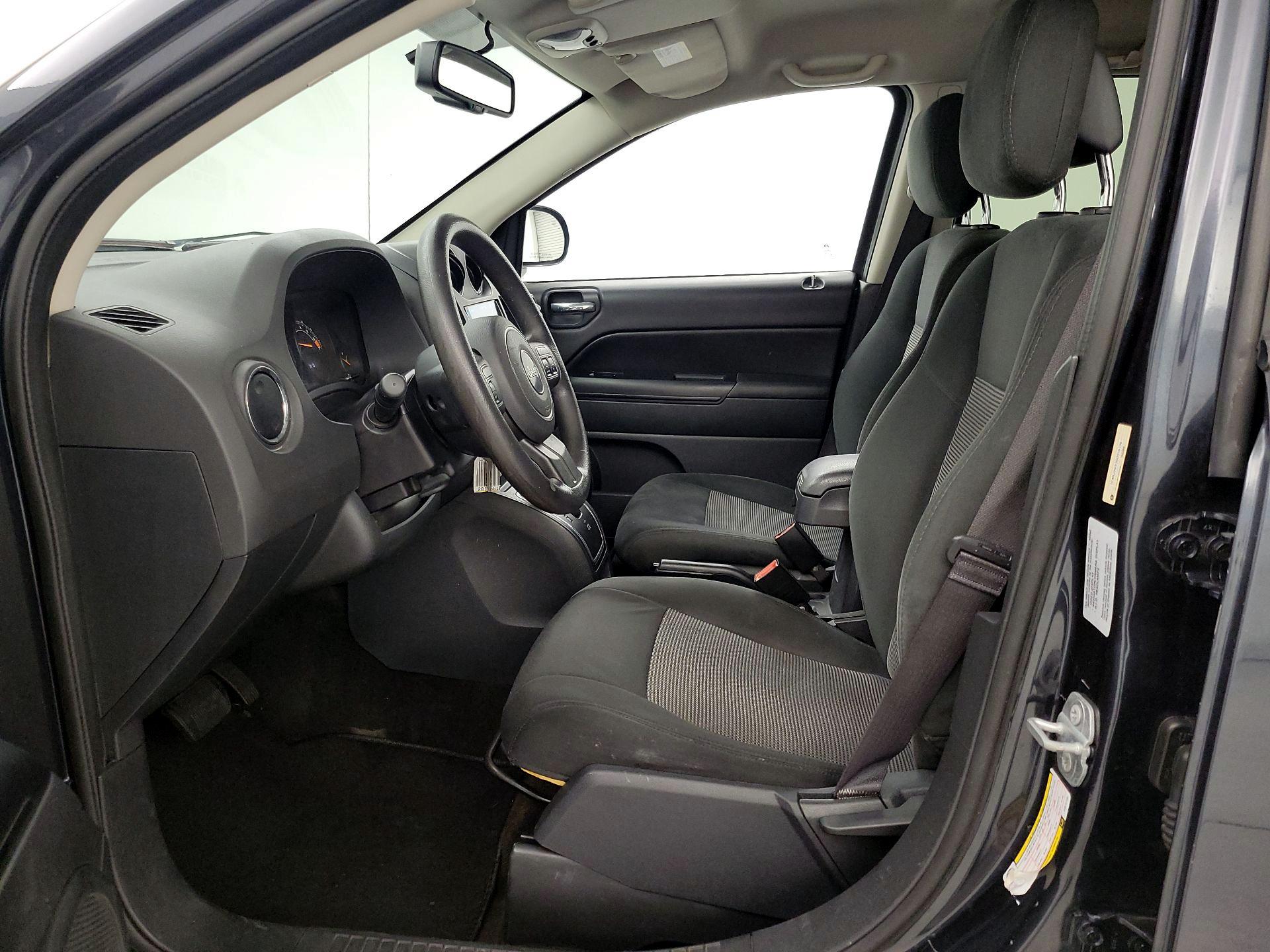 Thumbnail: 2016 Jeep Compass - 11