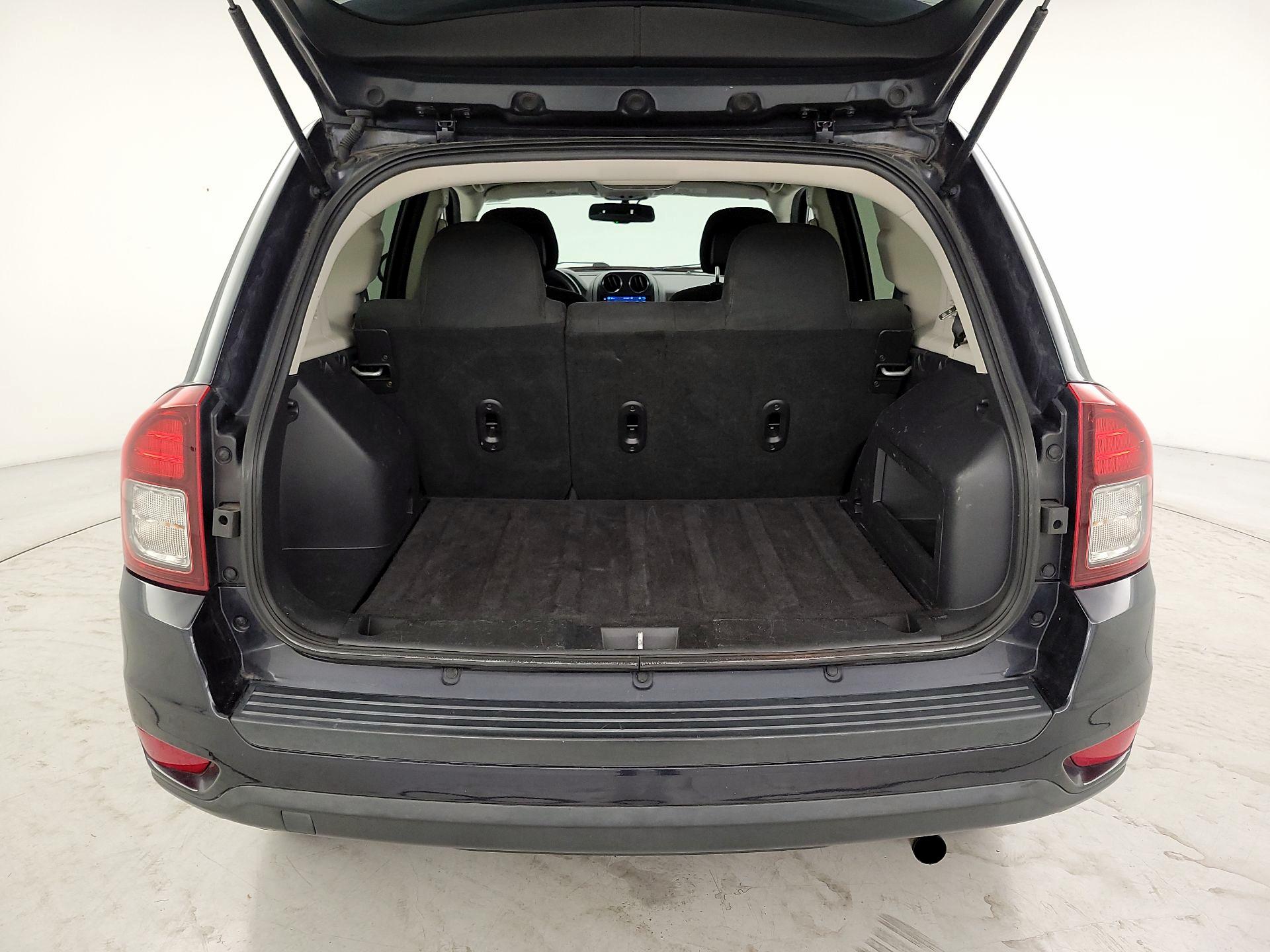 Thumbnail: 2016 Jeep Compass - 17