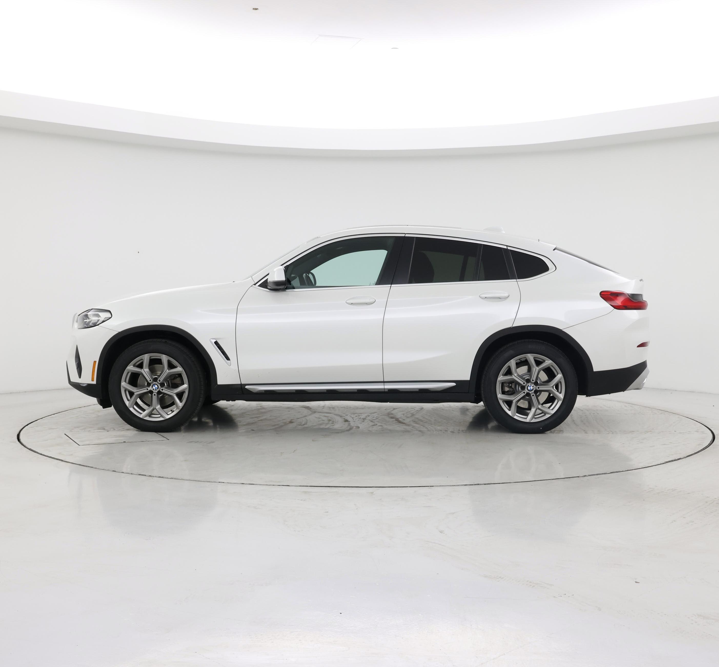Thumbnail: 2022 BMW X4 - 3