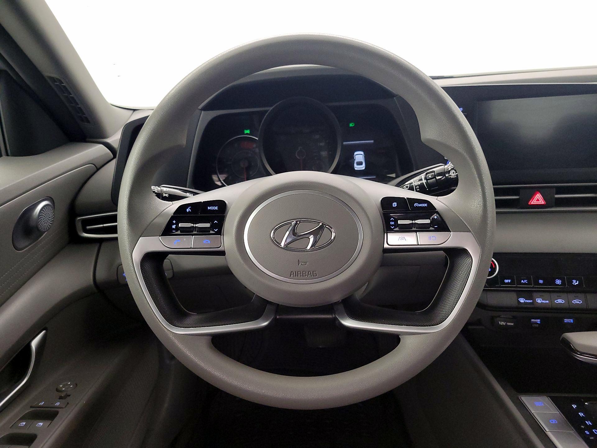 Thumbnail: 2023 Hyundai Elantra - 10