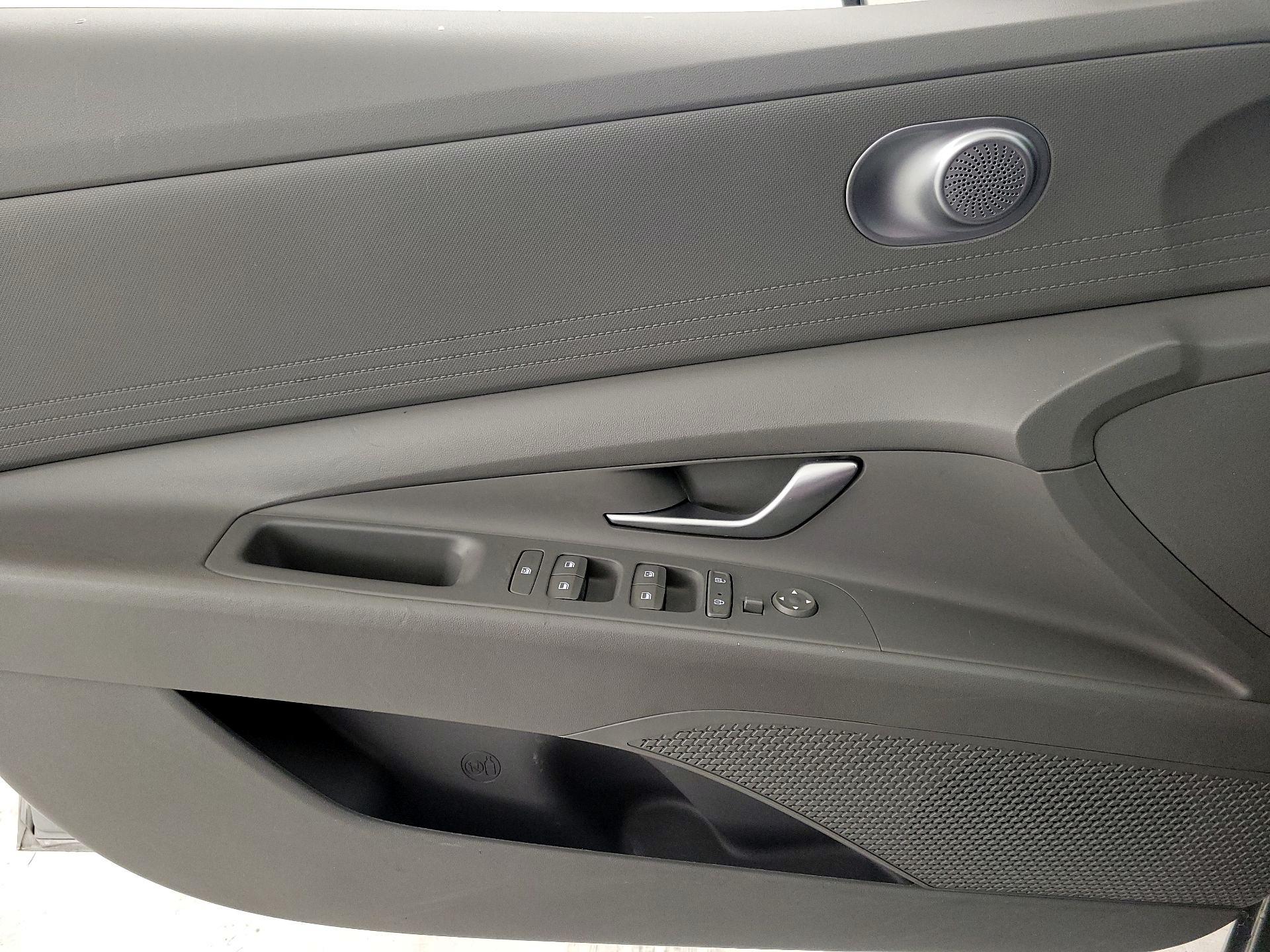 Thumbnail: 2023 Hyundai Elantra - 12