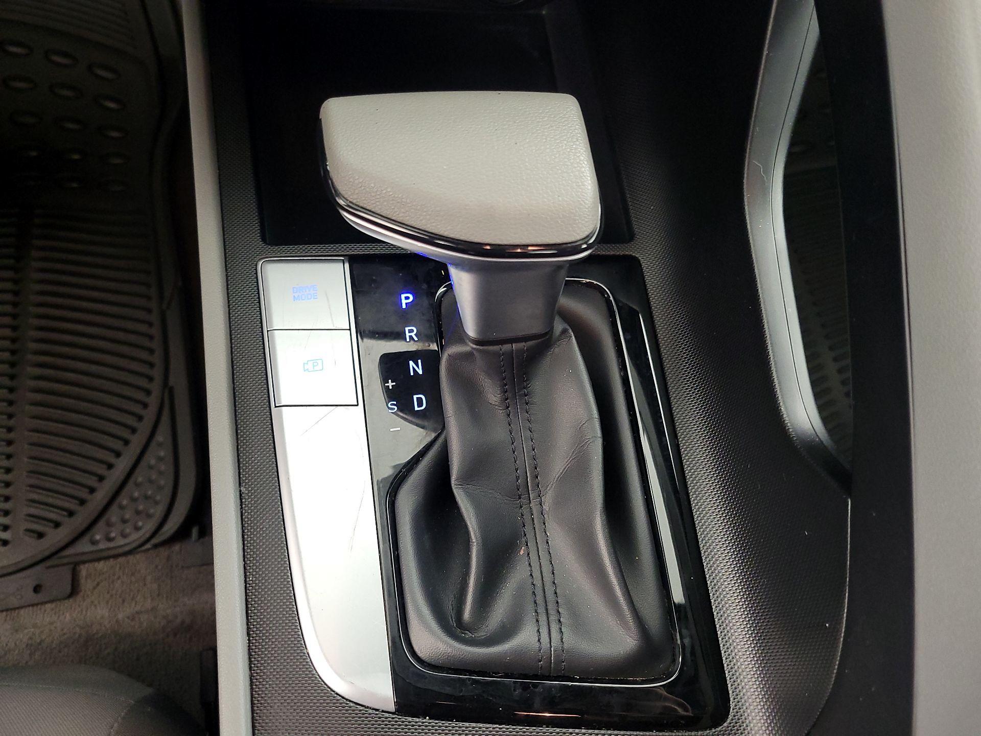 Thumbnail: 2023 Hyundai Elantra - 17