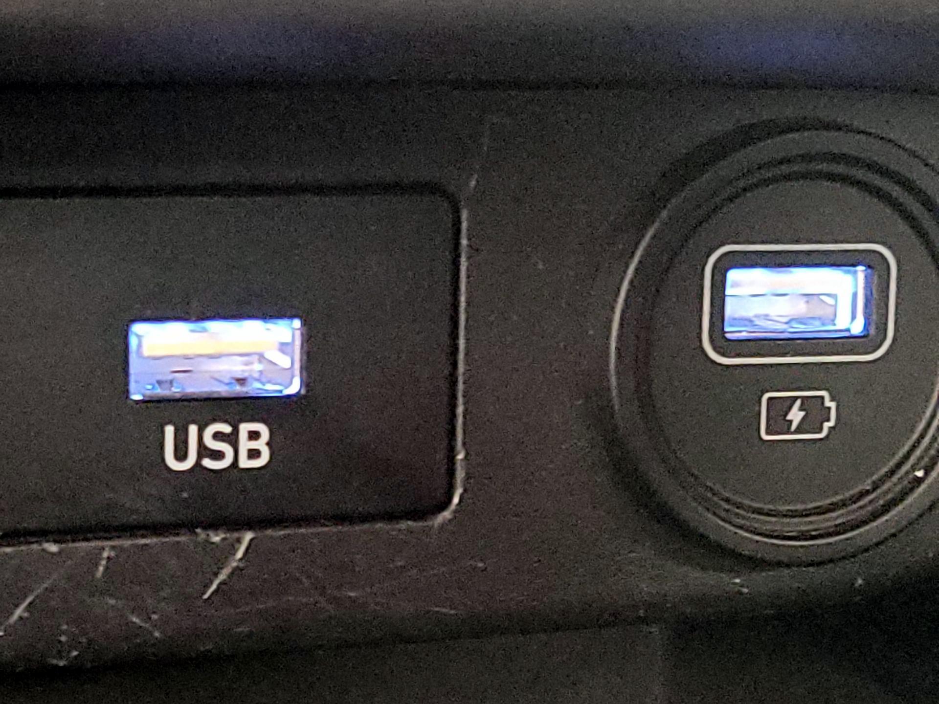 Thumbnail: 2023 Hyundai Elantra - 18