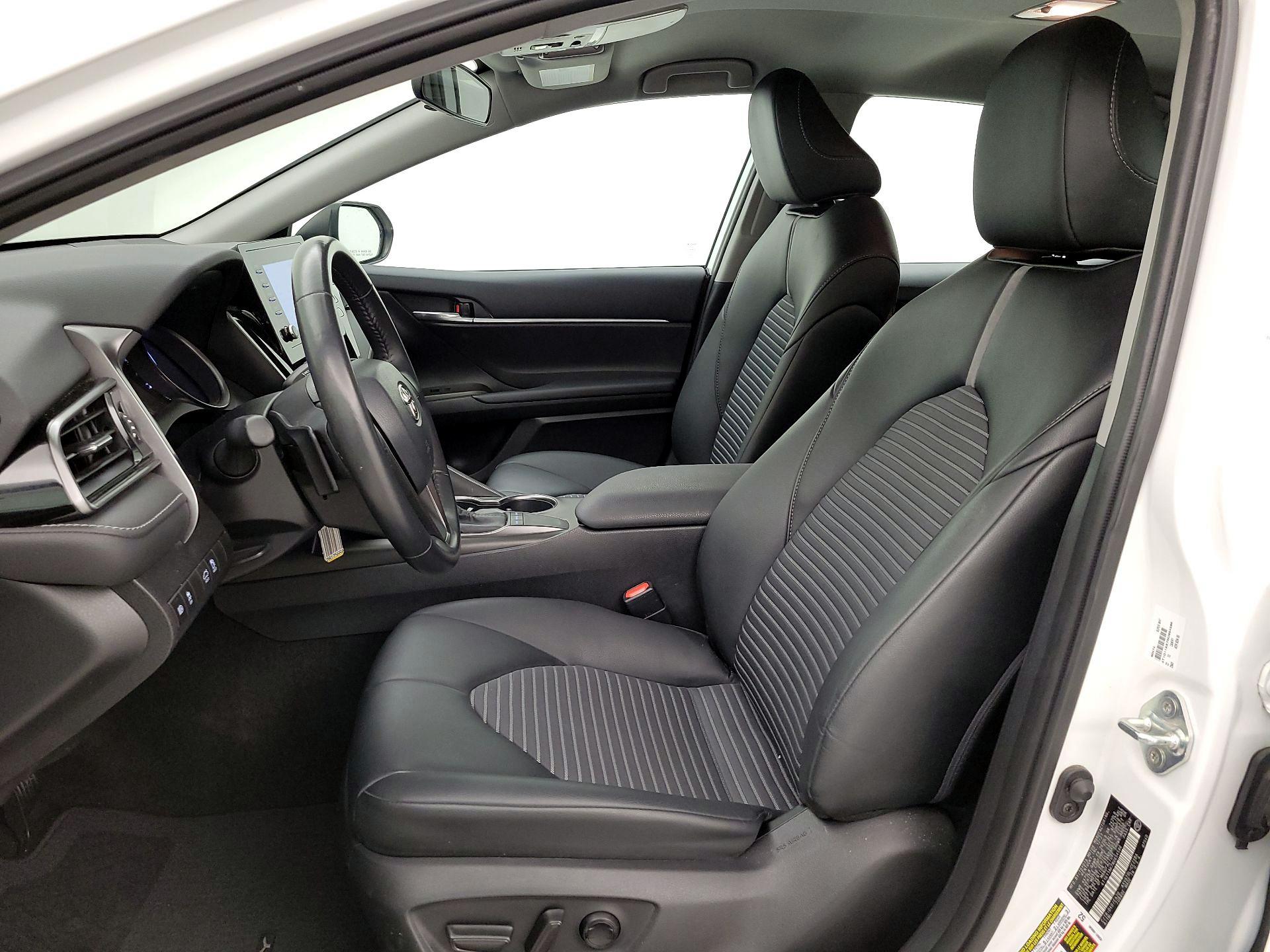 Thumbnail: 2022 Toyota Camry - 11