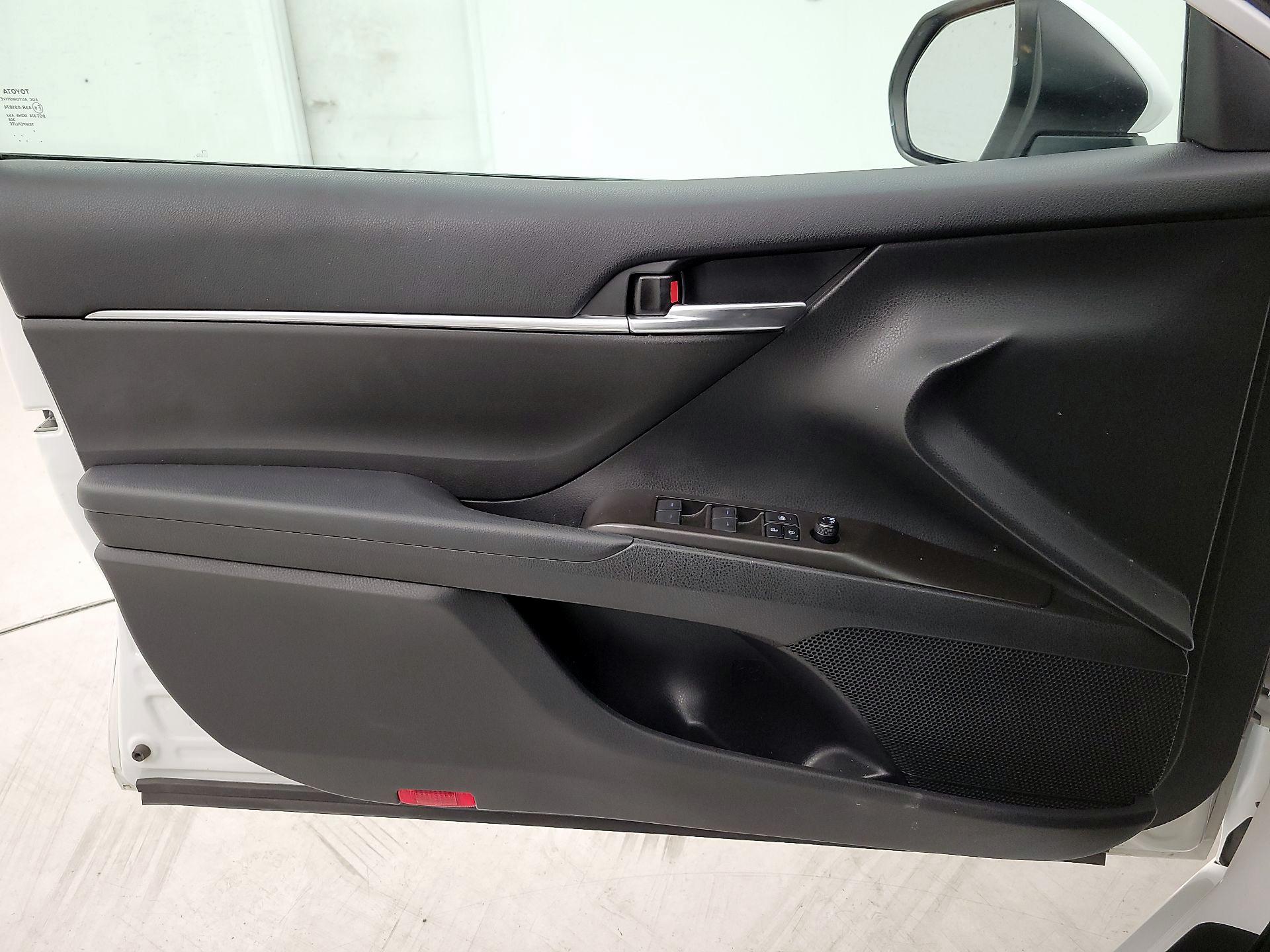 Thumbnail: 2022 Toyota Camry - 12