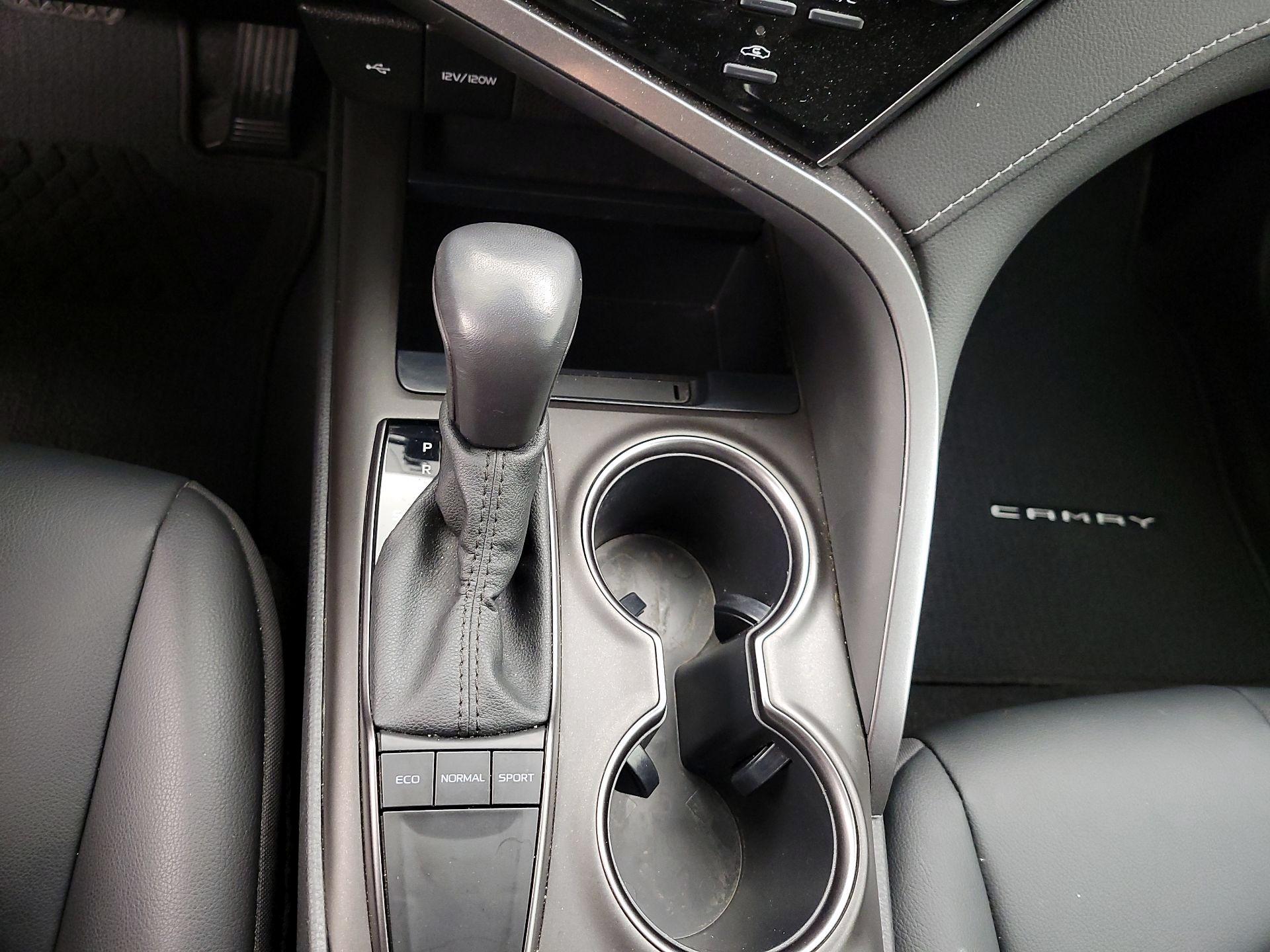 Thumbnail: 2022 Toyota Camry - 17