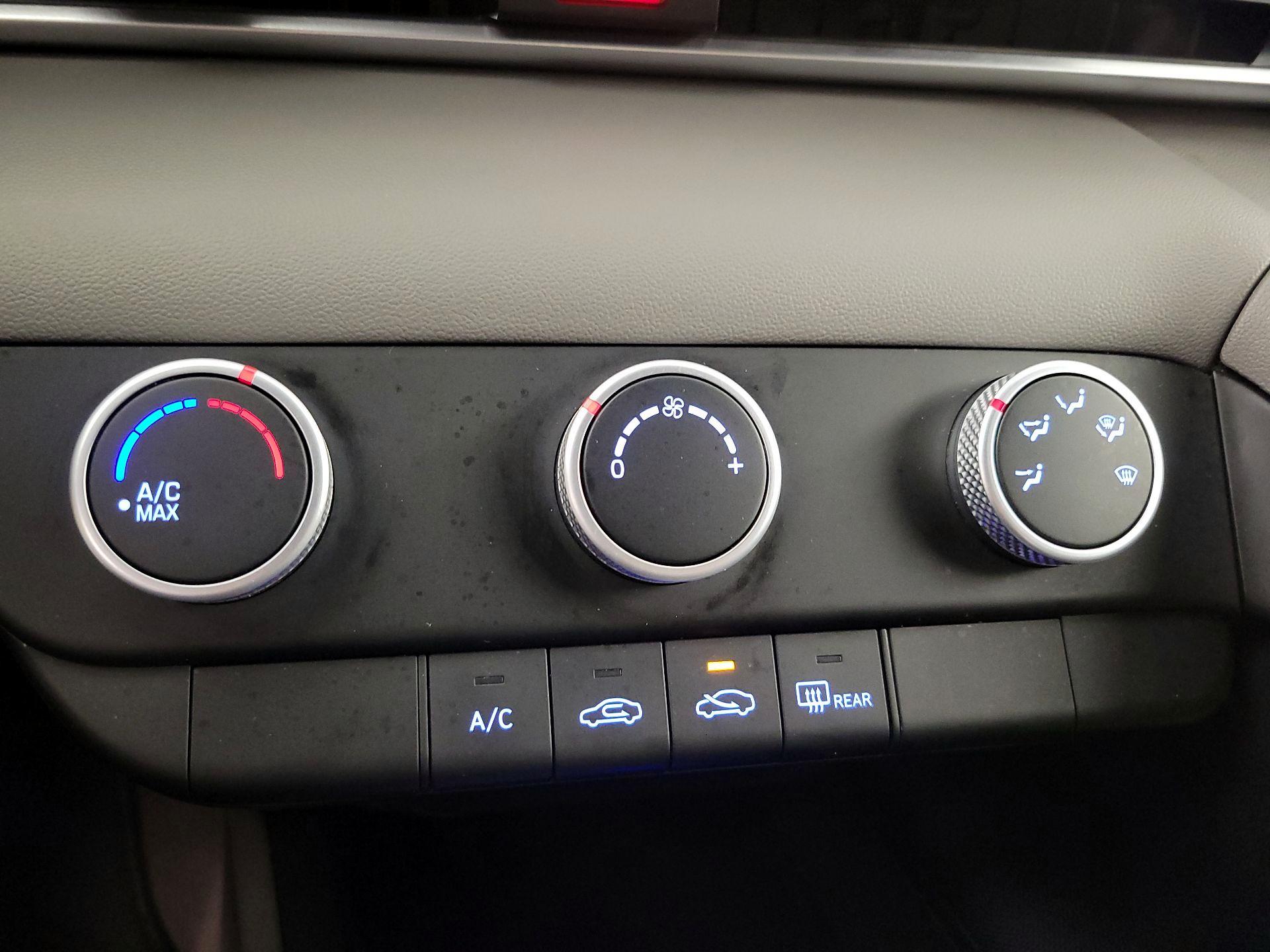 Thumbnail: 2024 Hyundai Elantra - 16