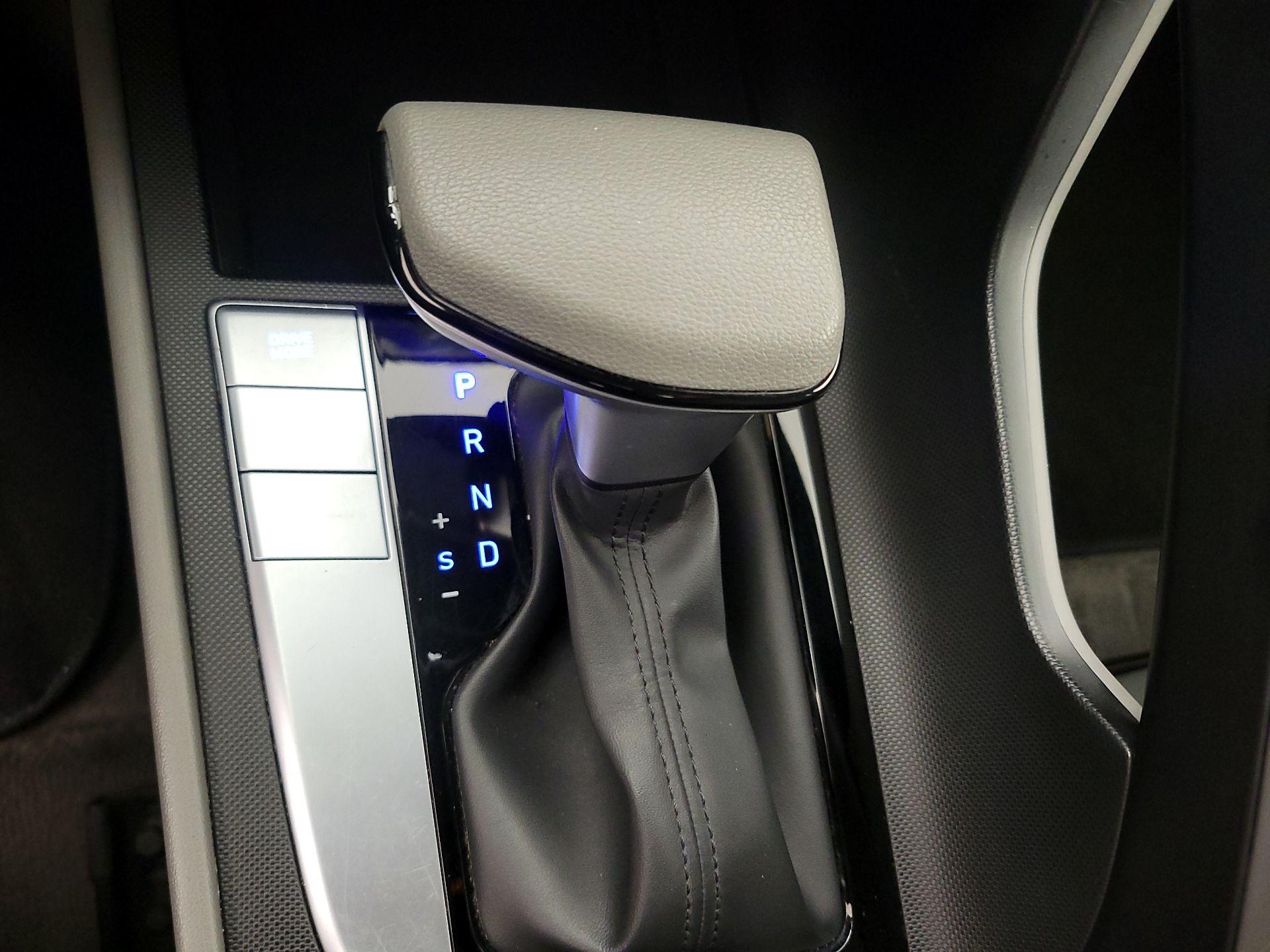 Thumbnail: 2024 Hyundai Elantra - 17