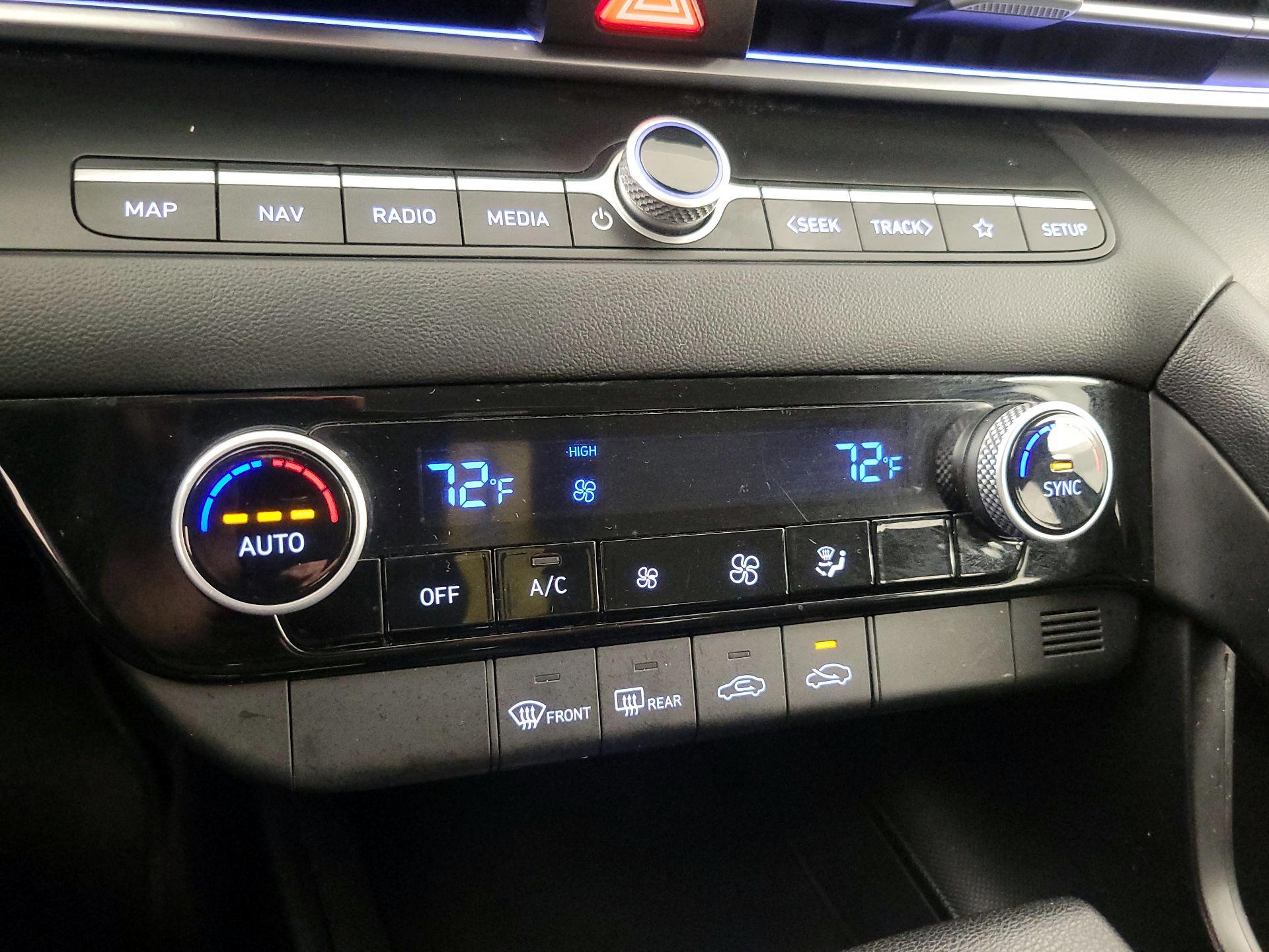 Thumbnail: 2024 Hyundai Elantra - 16